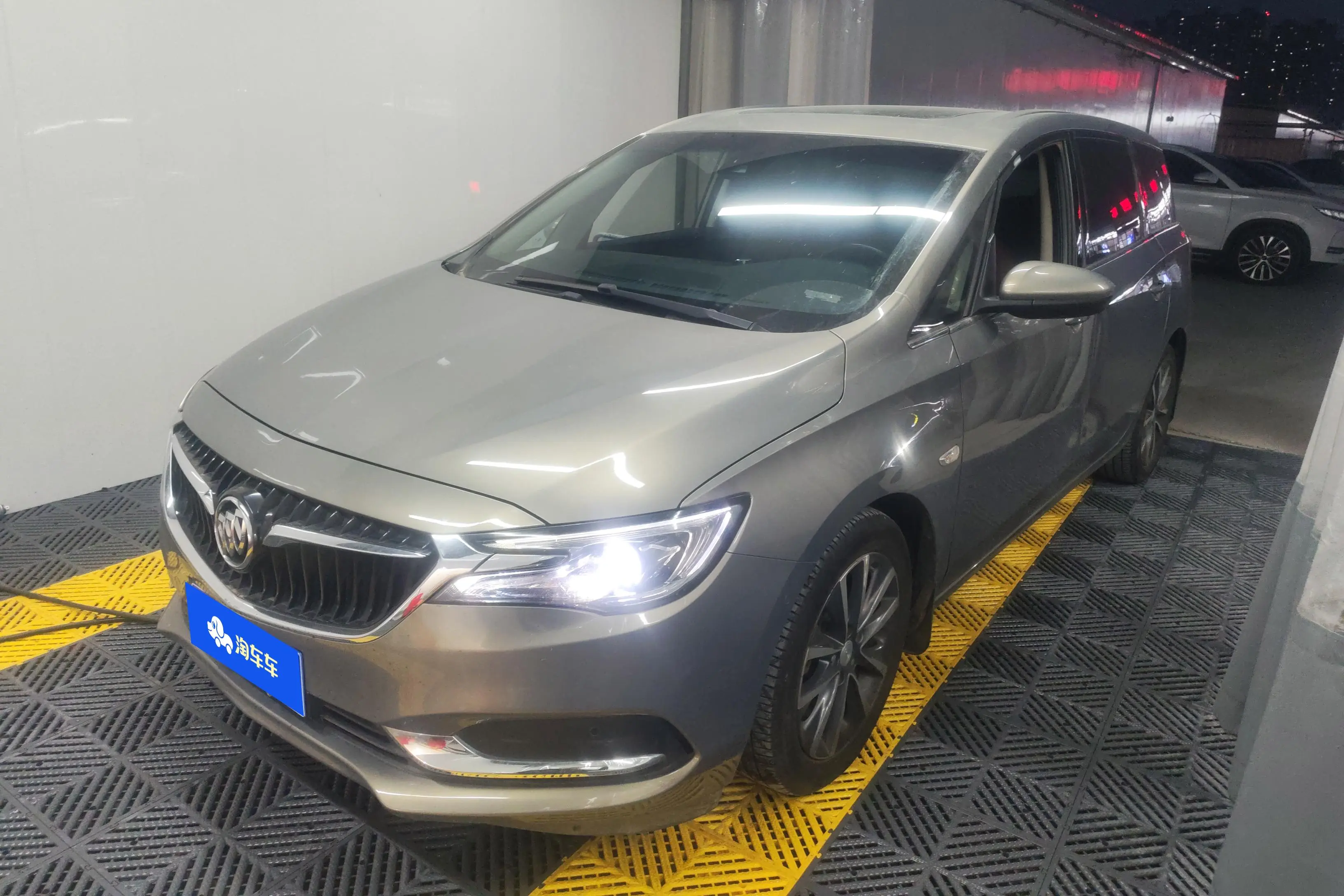 Buick GL6