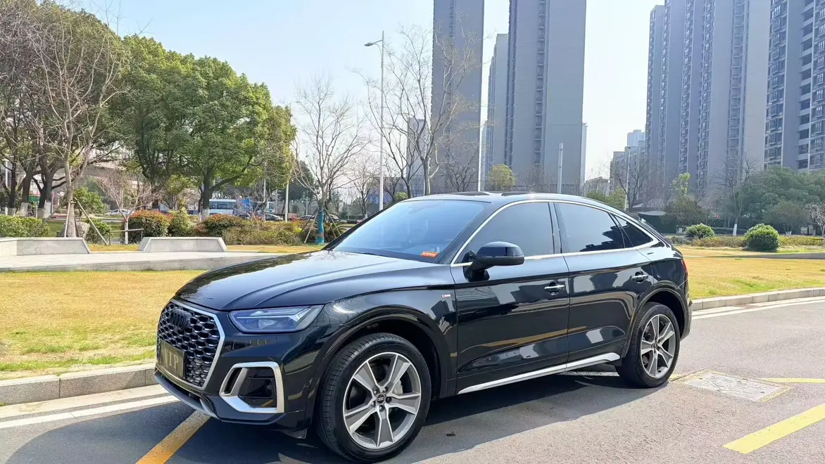 Audi Q5L Sportback  из Китая