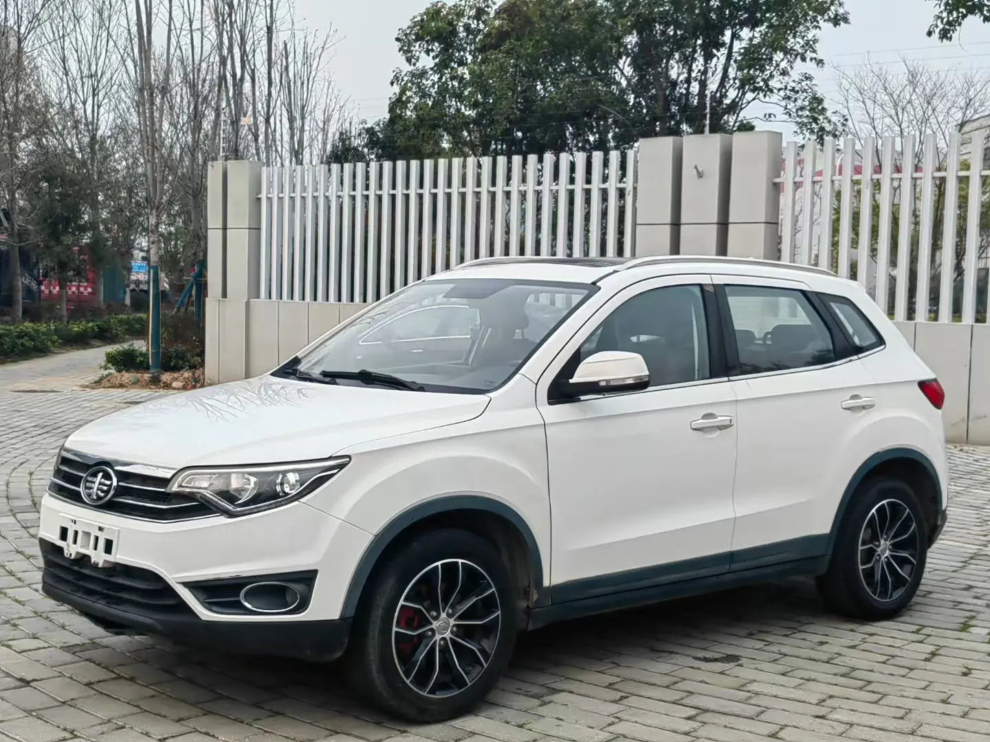 FAW Senya R7