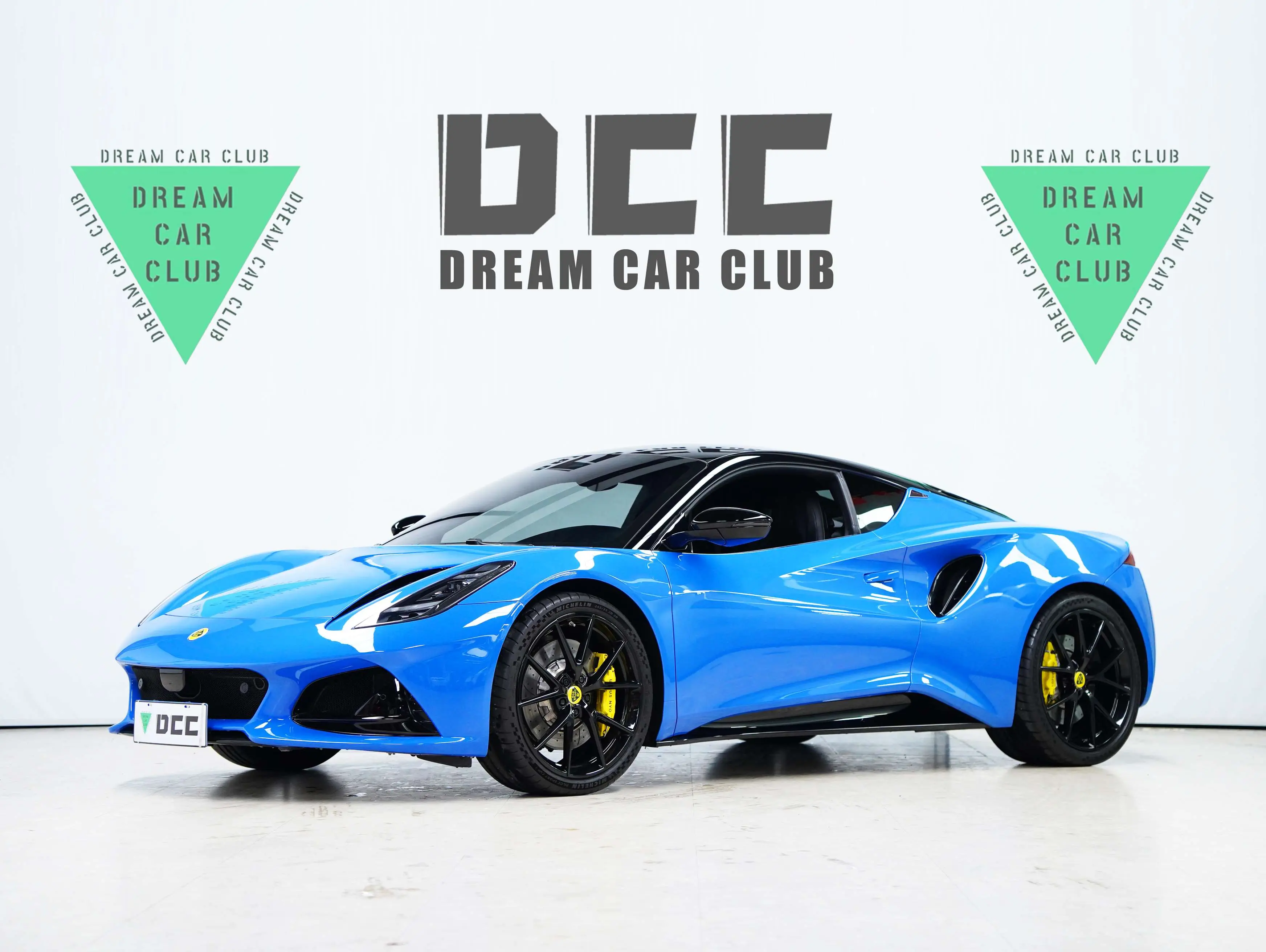 Lotus Emira  из Китая