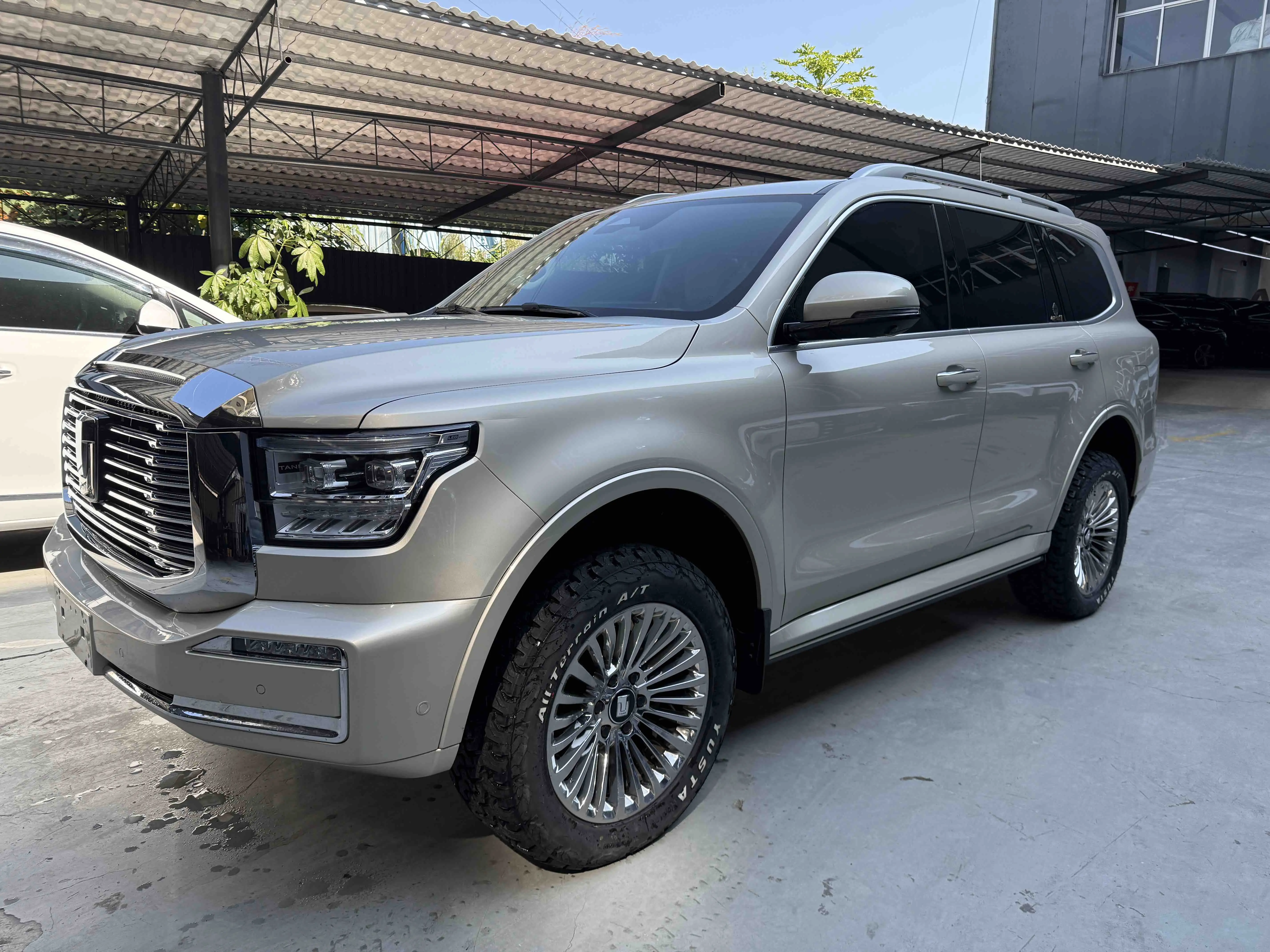 Tank 500  из Китая