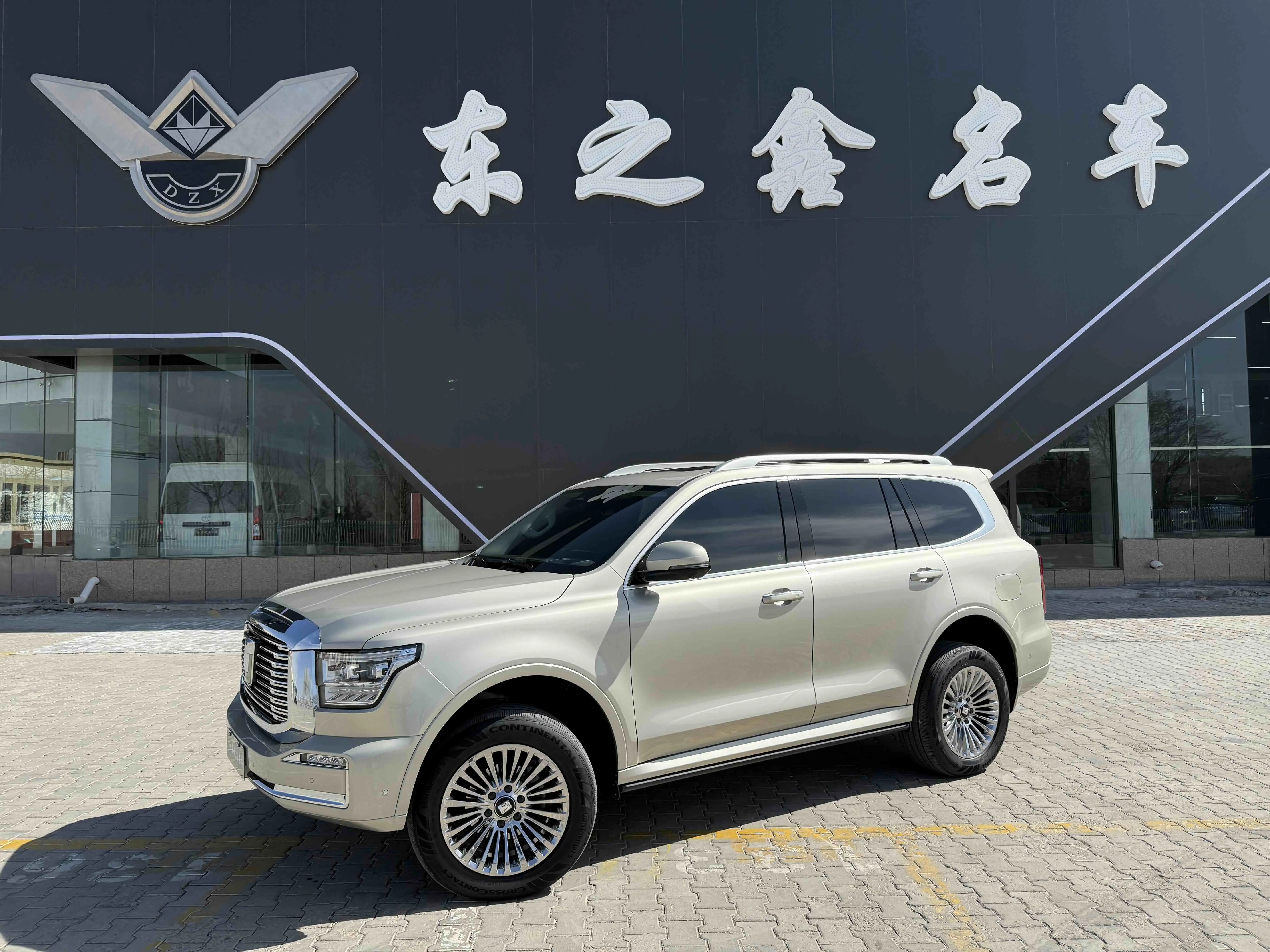 Tank 500  из Китая