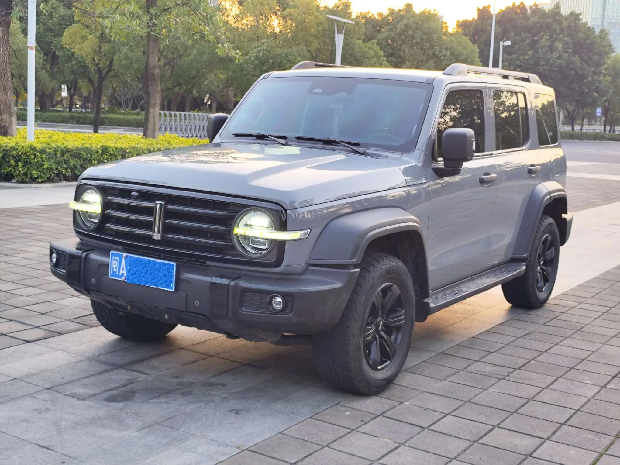 Tank 300  из Китая