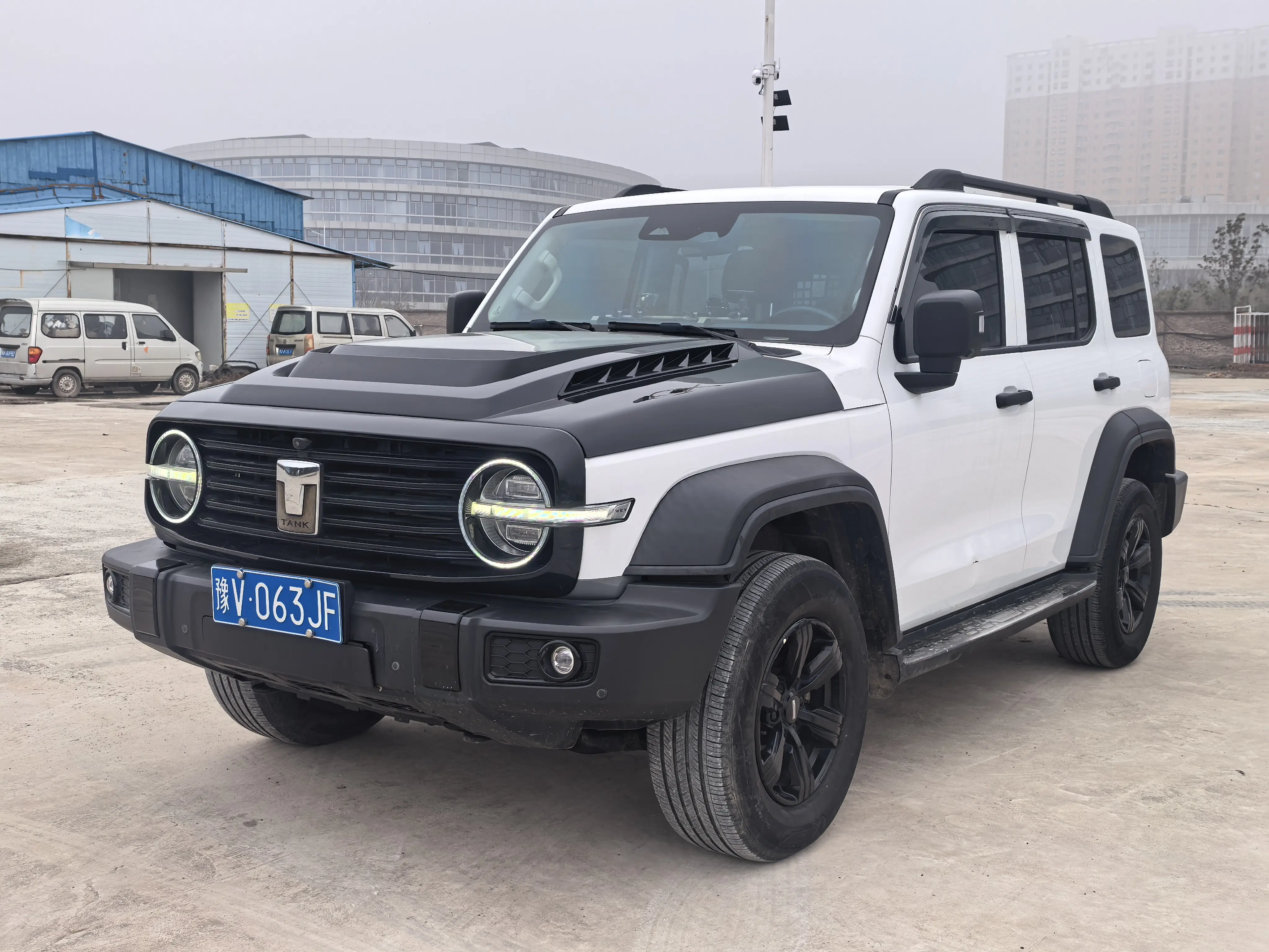 Tank 300  из Китая