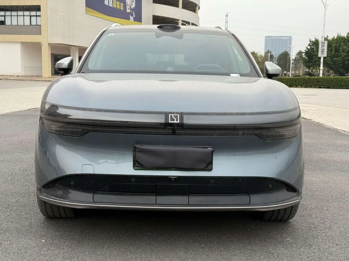 ZEEKR 7X  из Китая