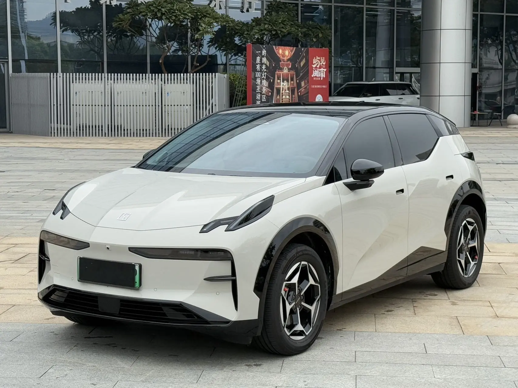 ZEEKR X  из Китая