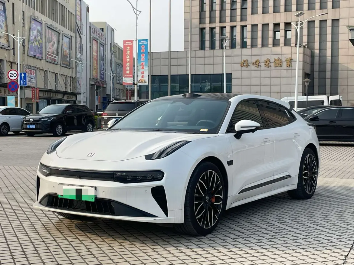 ZEEKR 001