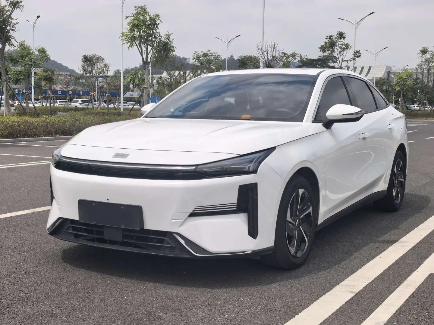 Geely Galaxy L6