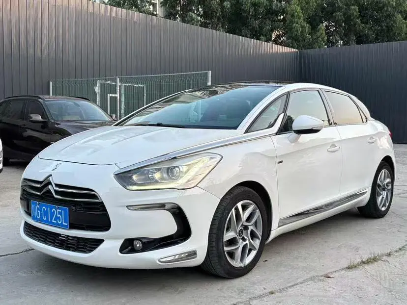 DS 5  из Китая