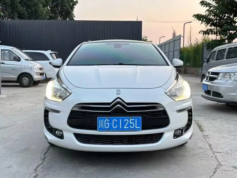 DS 5  из Китая