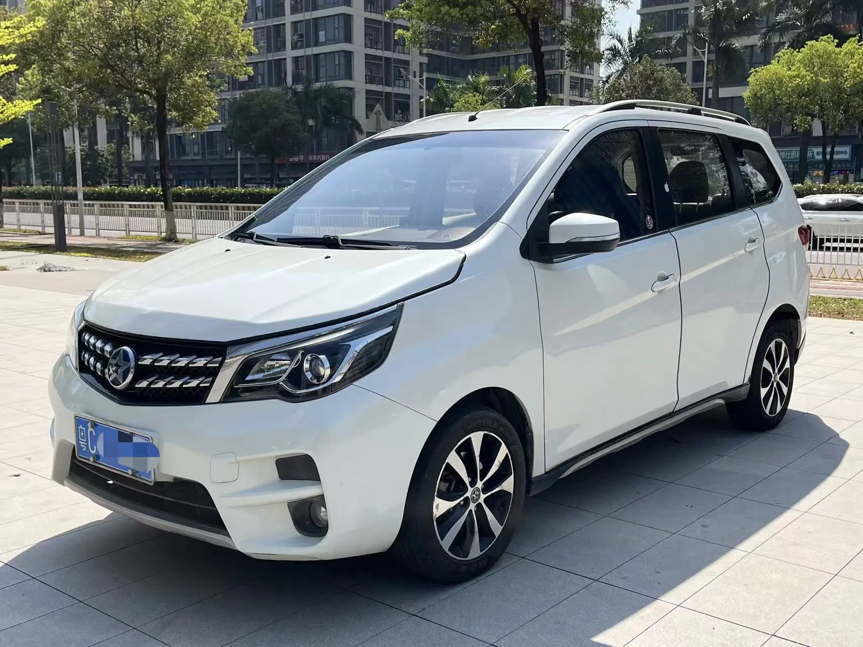 Kai Chen Venucia M50V