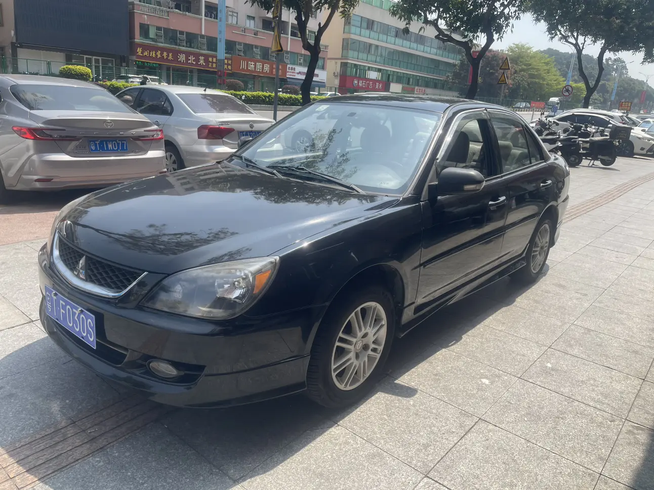 Mitsubishi Lancer