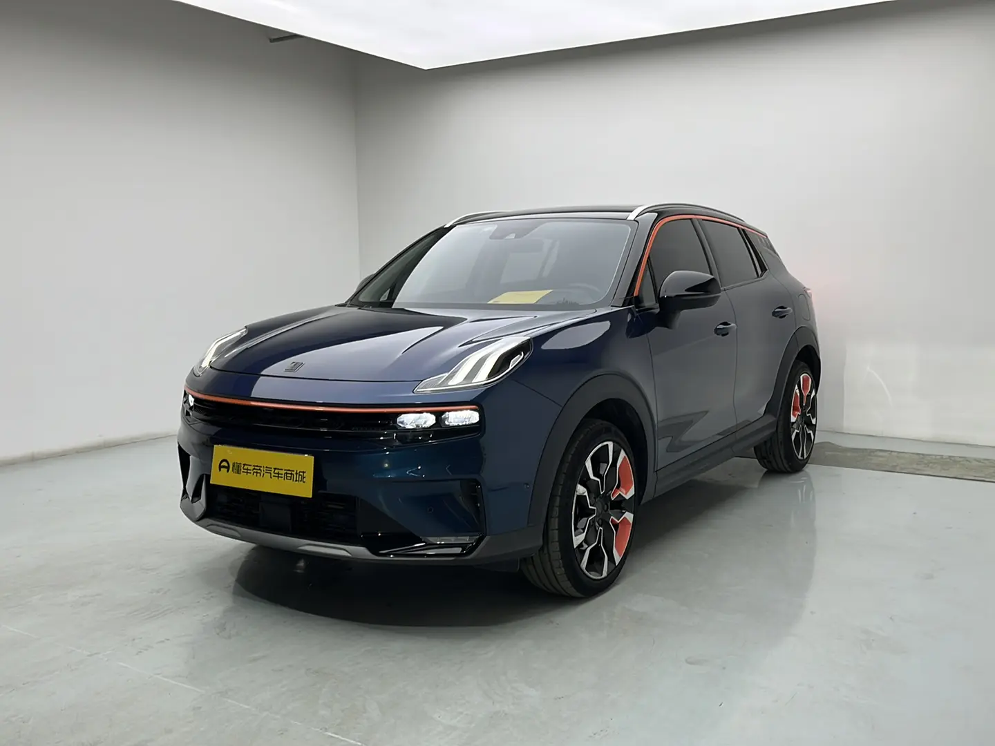 Lynk & Co 06