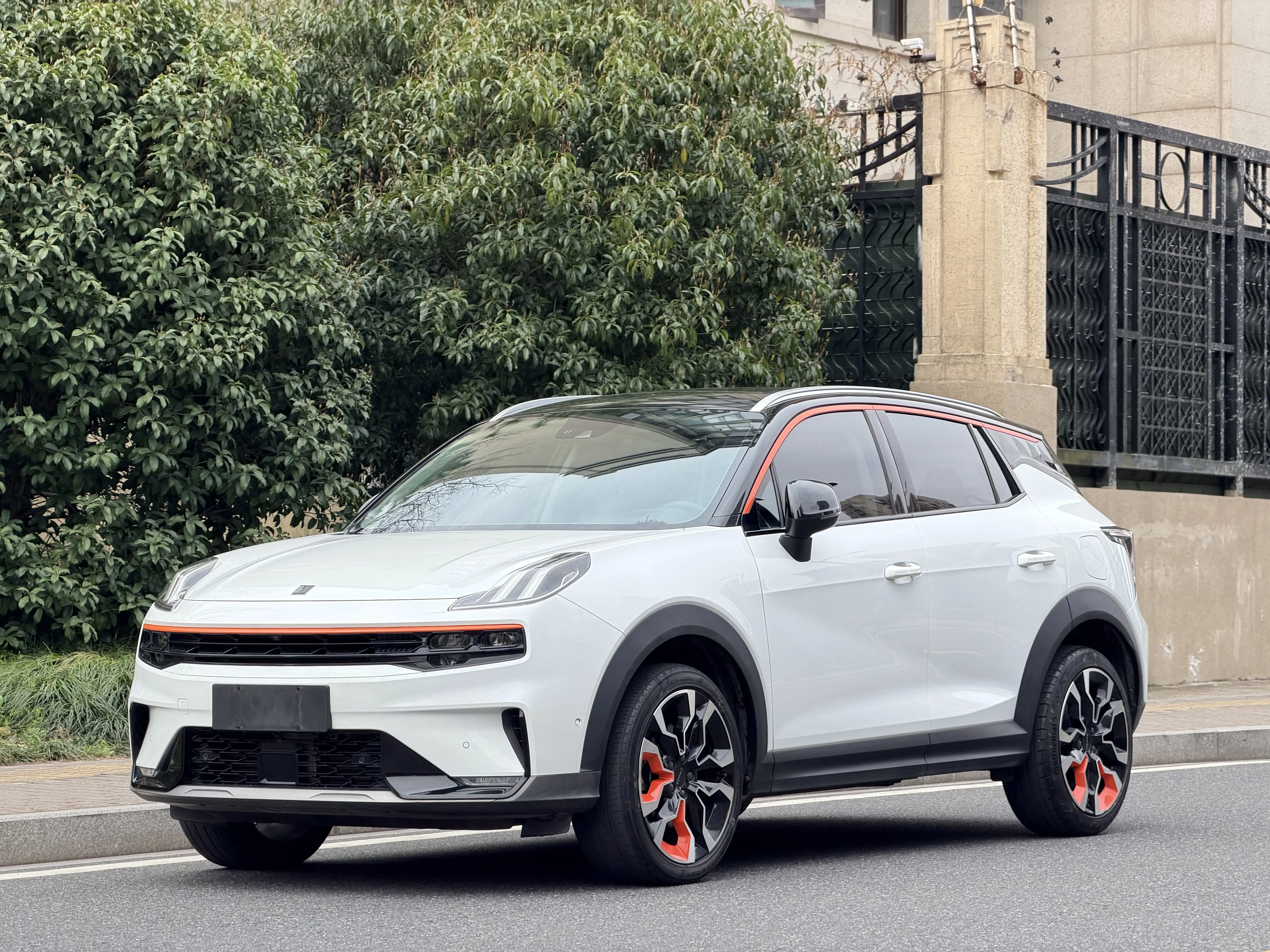 Lynk & Co 06