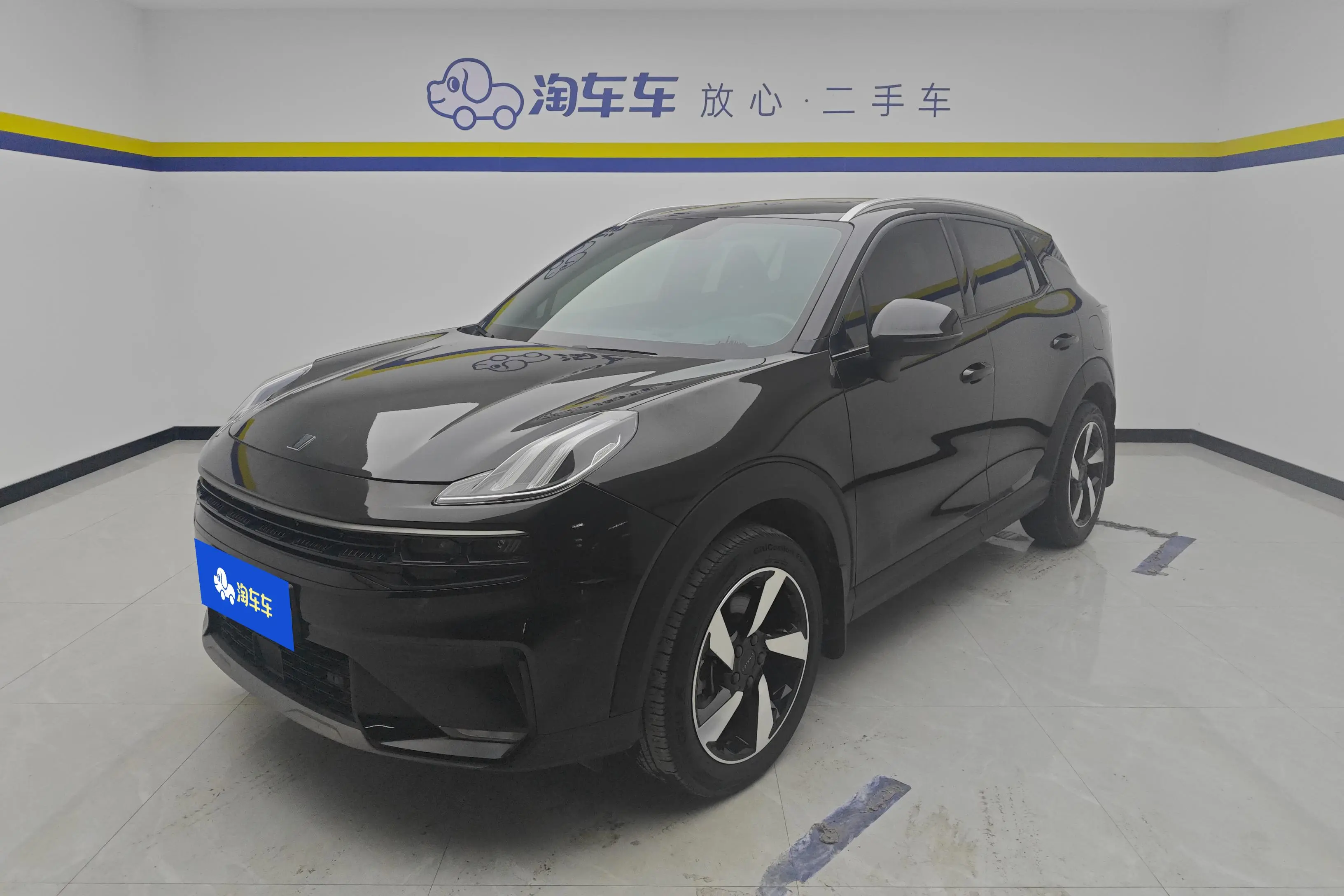Lynk & Co 06