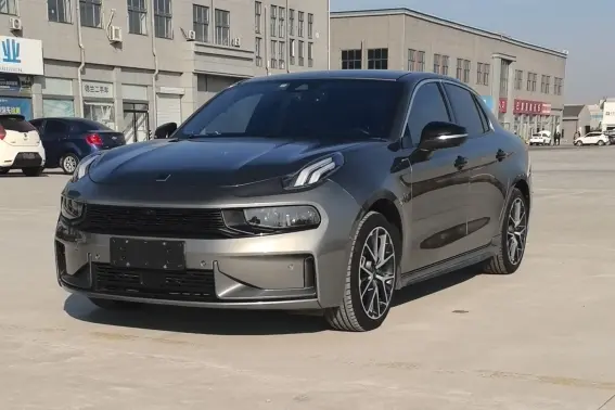 Lynk & Co 03