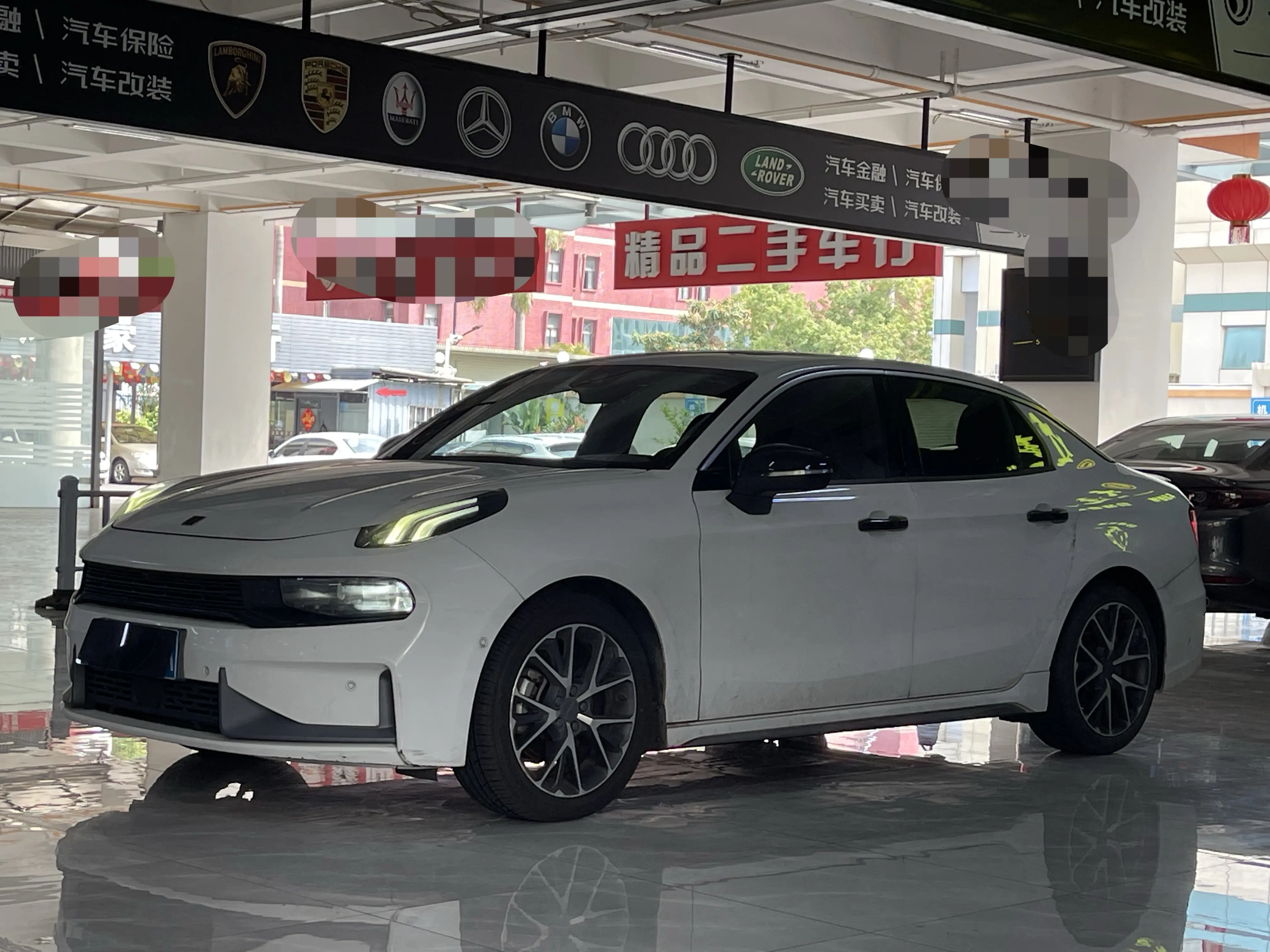 Lynk & Co 03