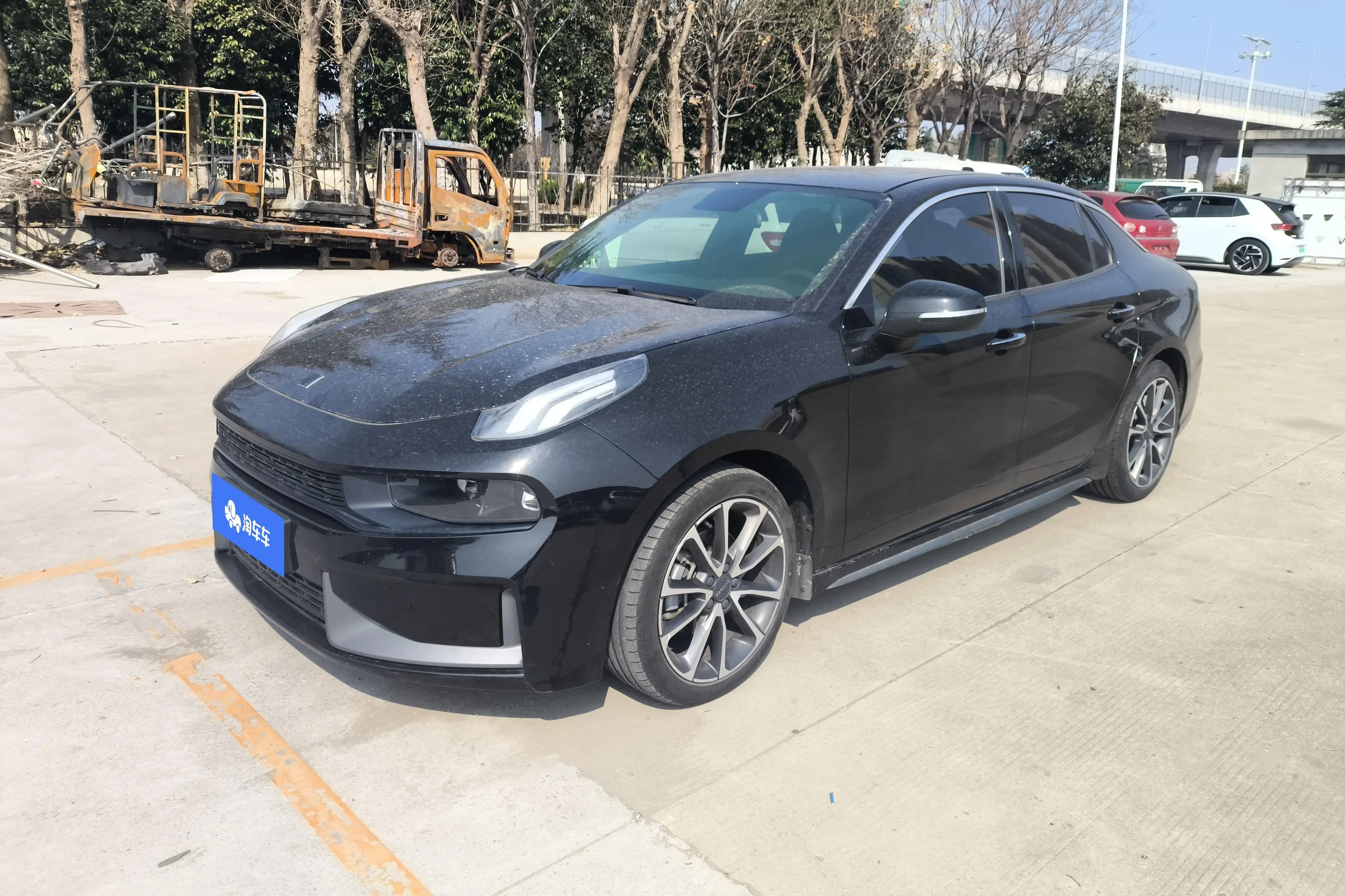 Lynk & Co 03