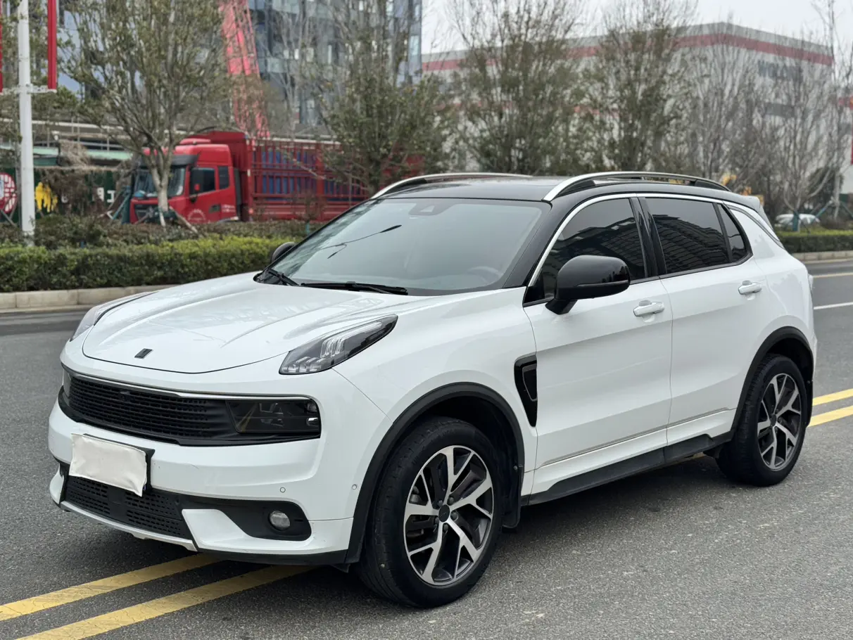 Lynk & Co 01