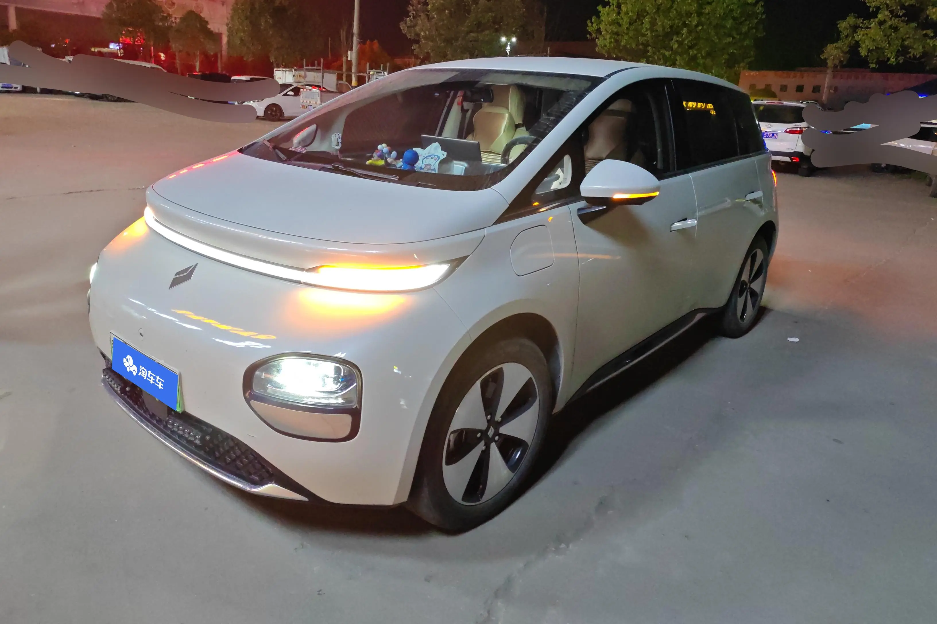 Baojun Clouds  из Китая