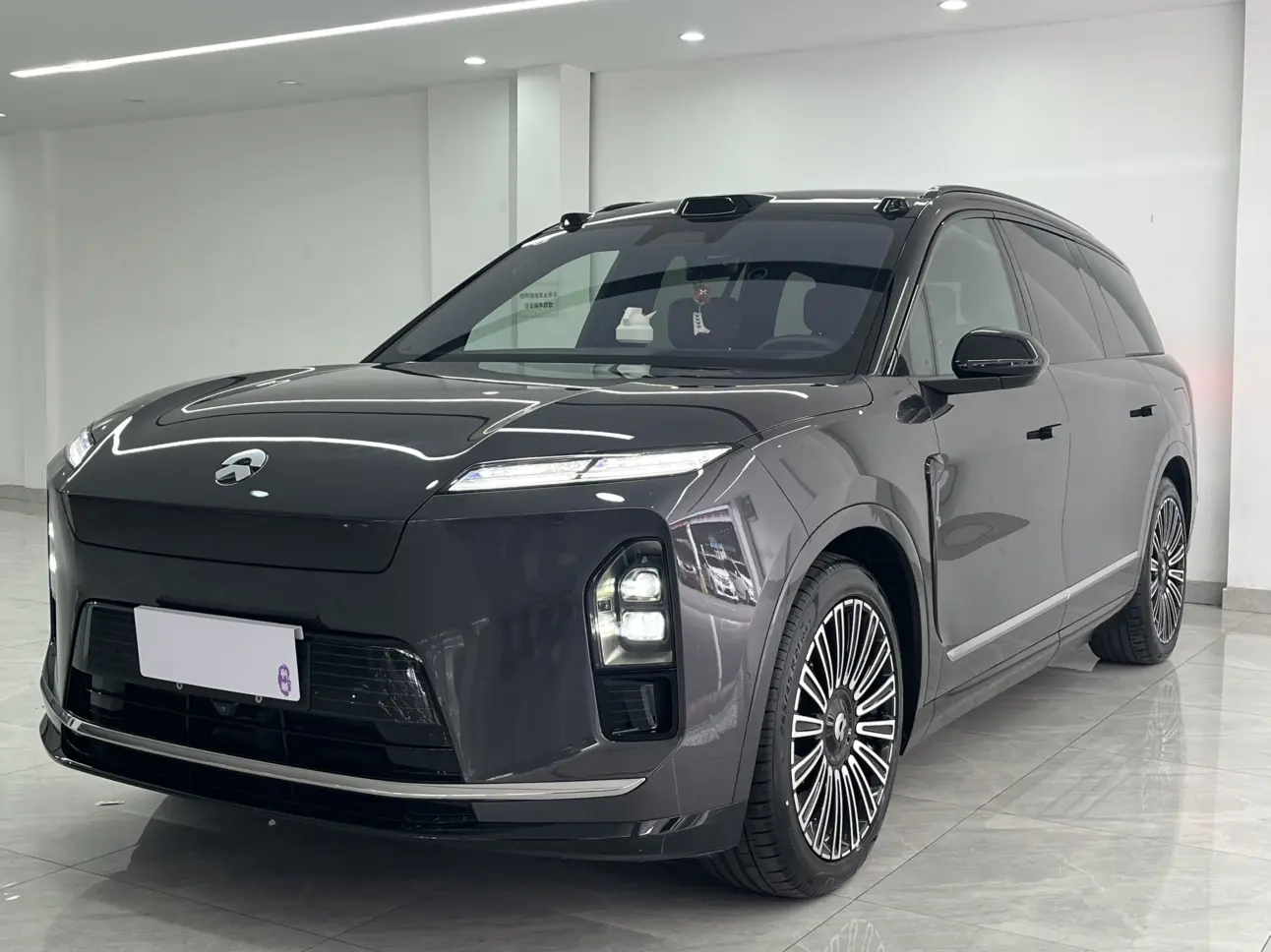 NIO ES8