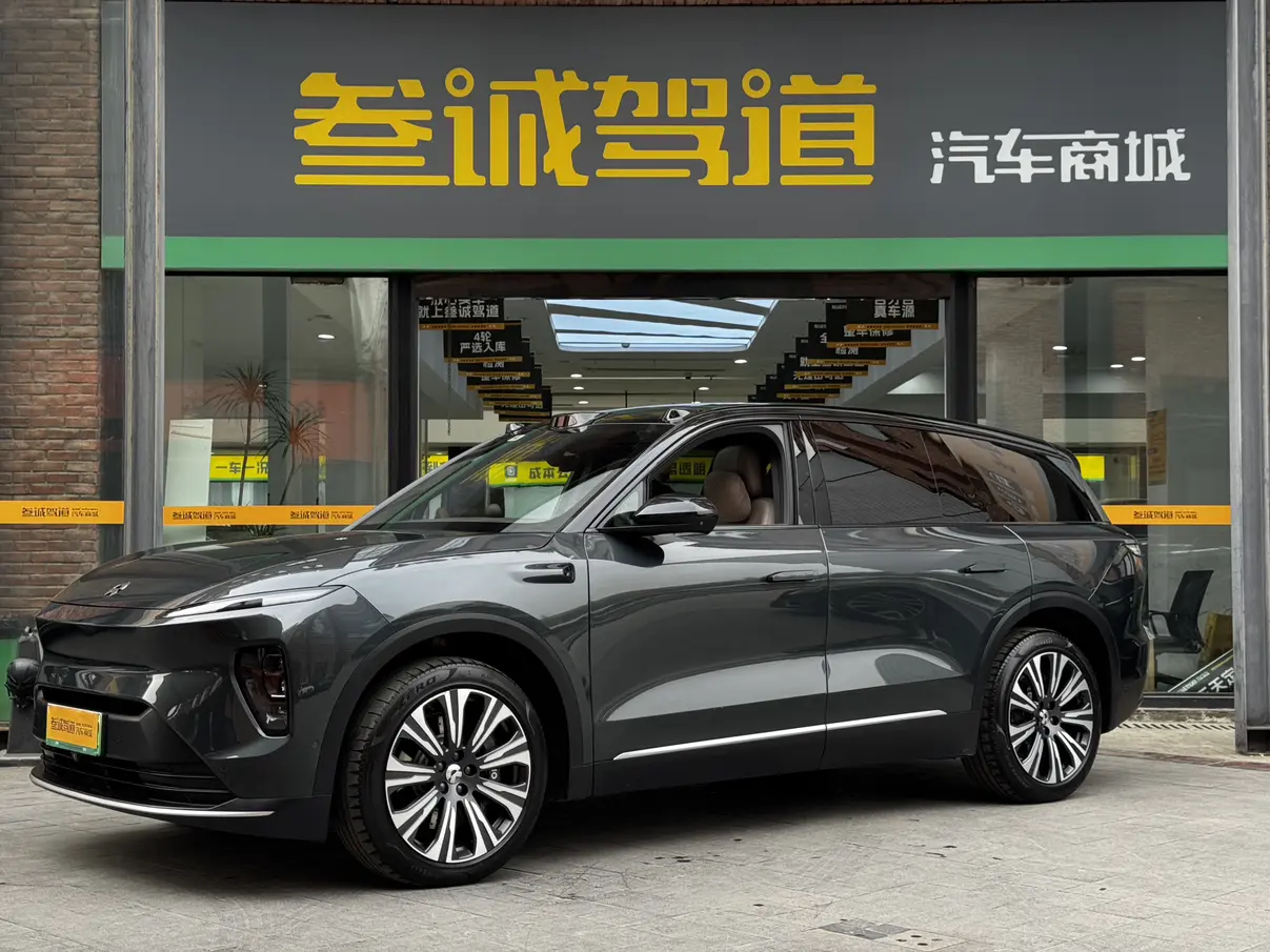 NIO ES8