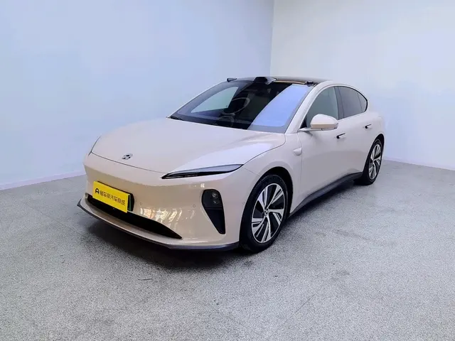 NIO ET5
