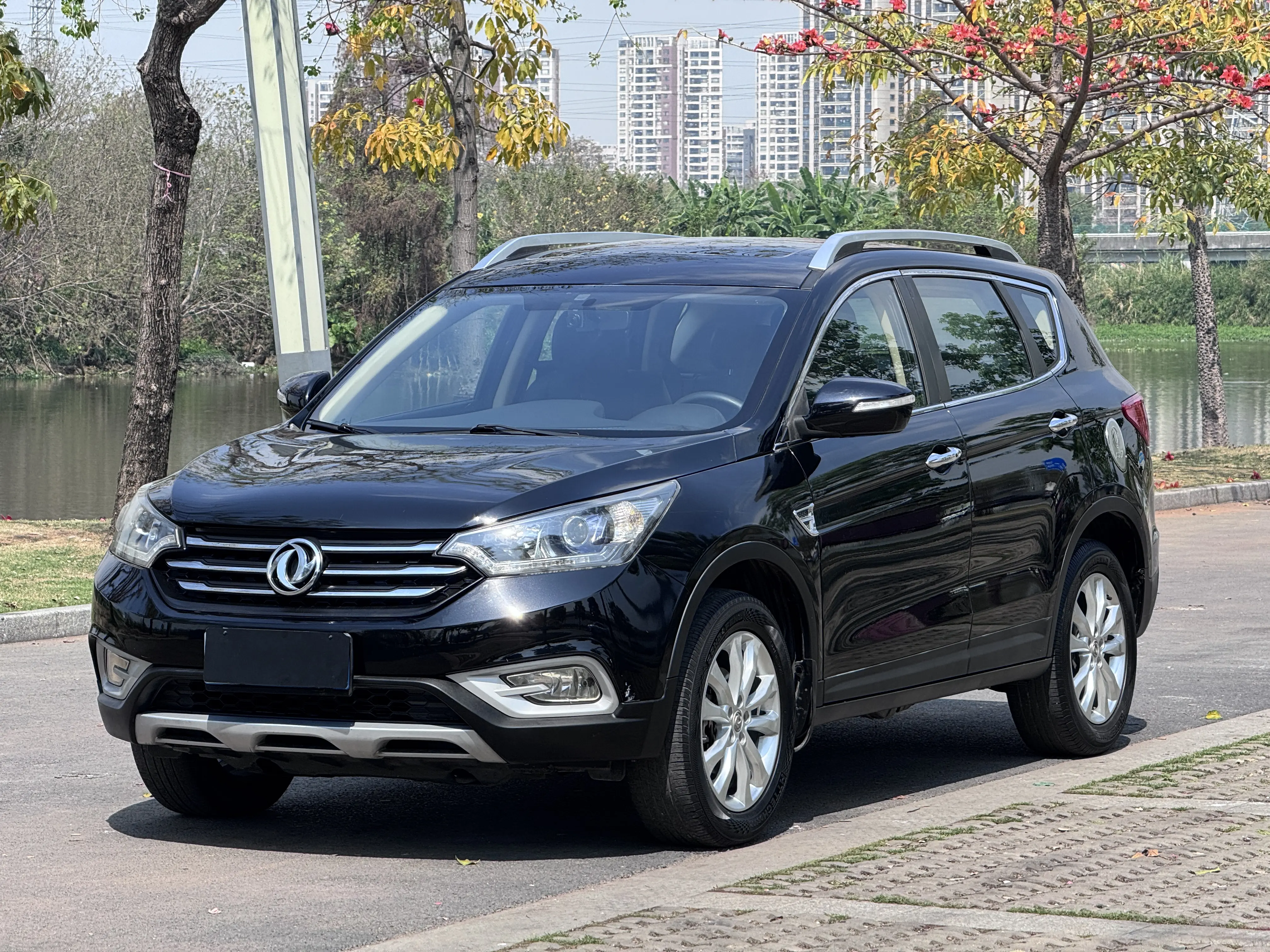 Dongfeng Fengshen AX7