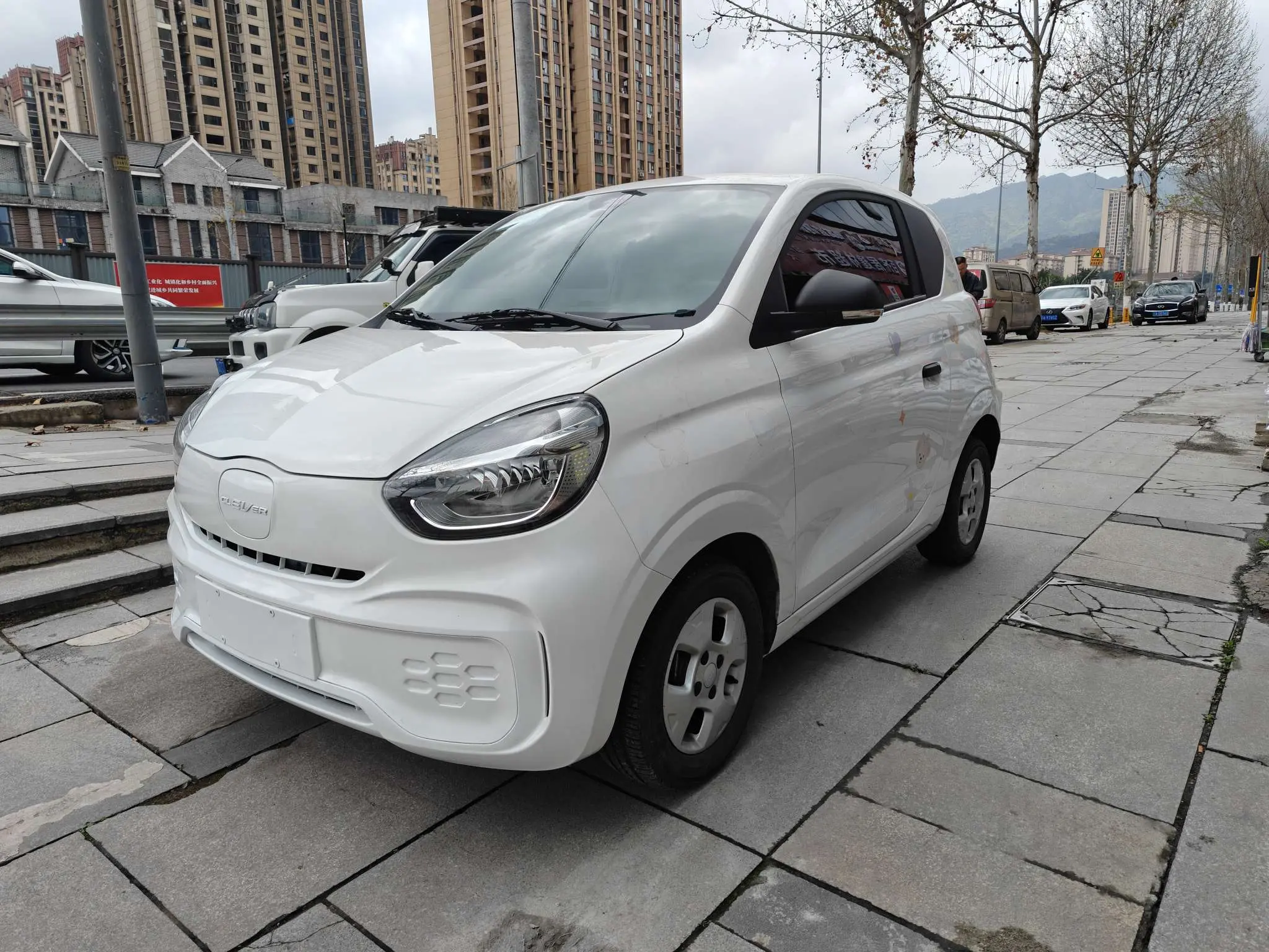 Roewe CLEVER  из Китая