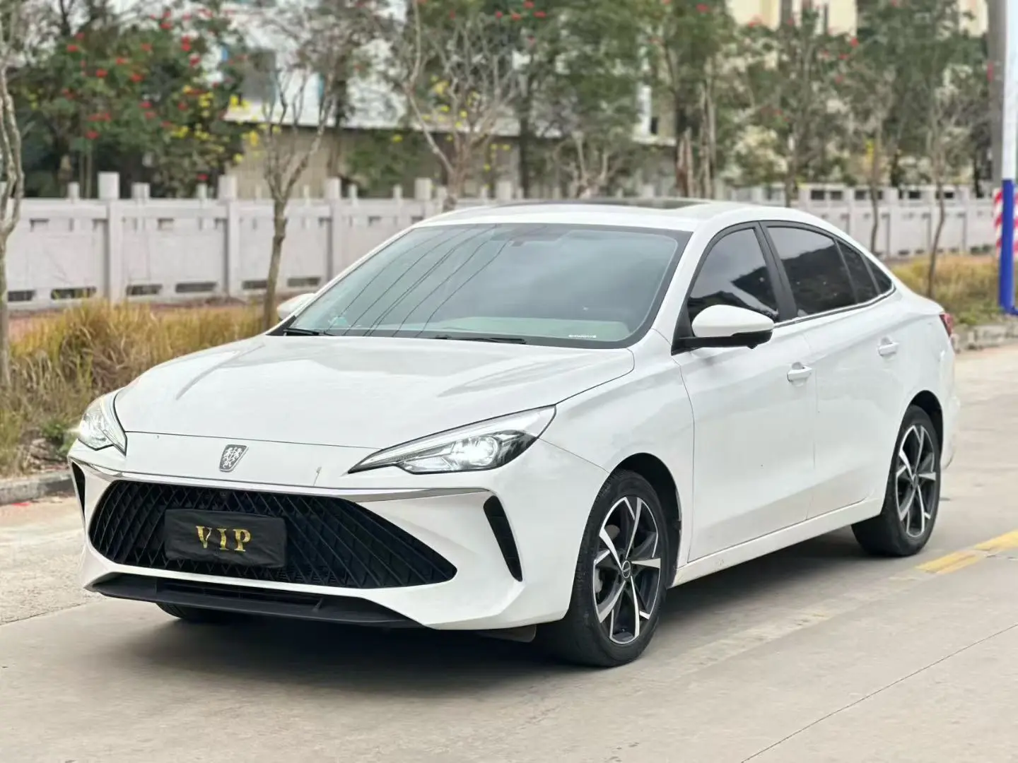 Roewe i5