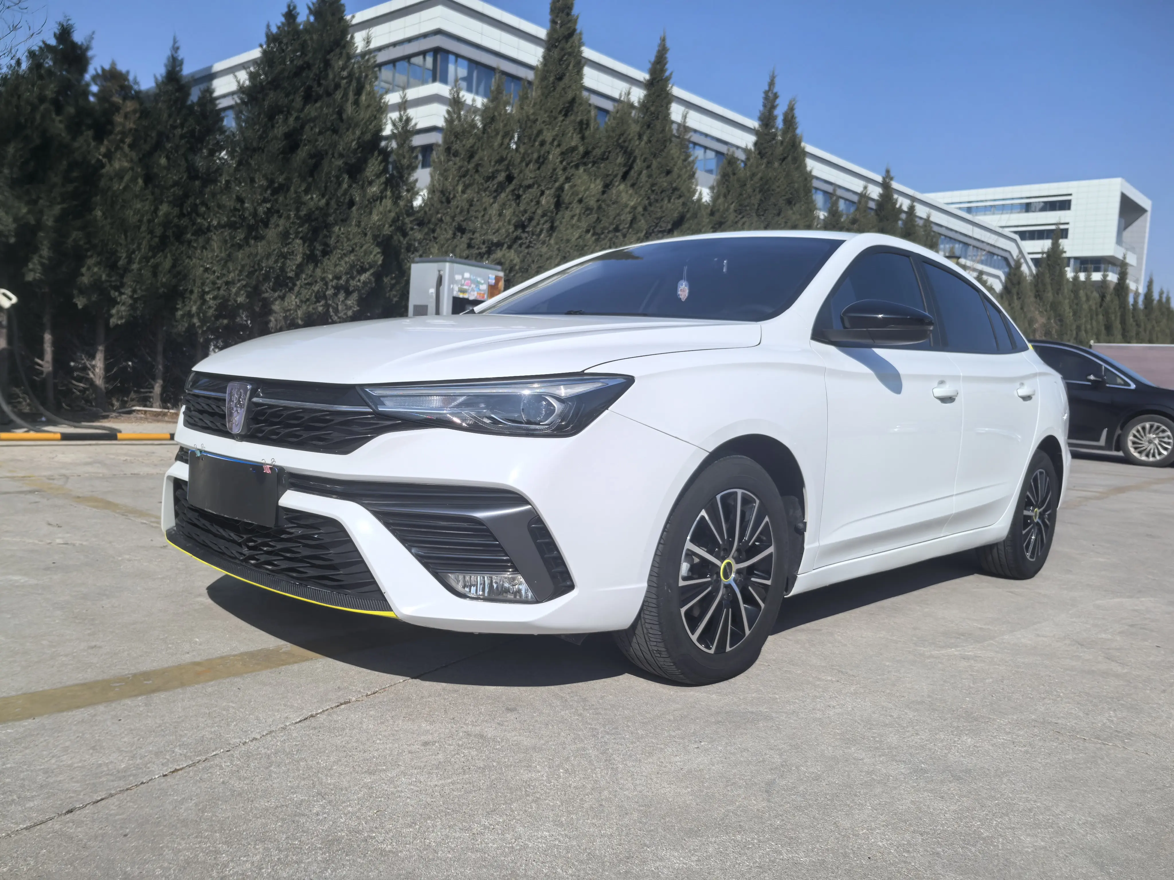 Roewe i5