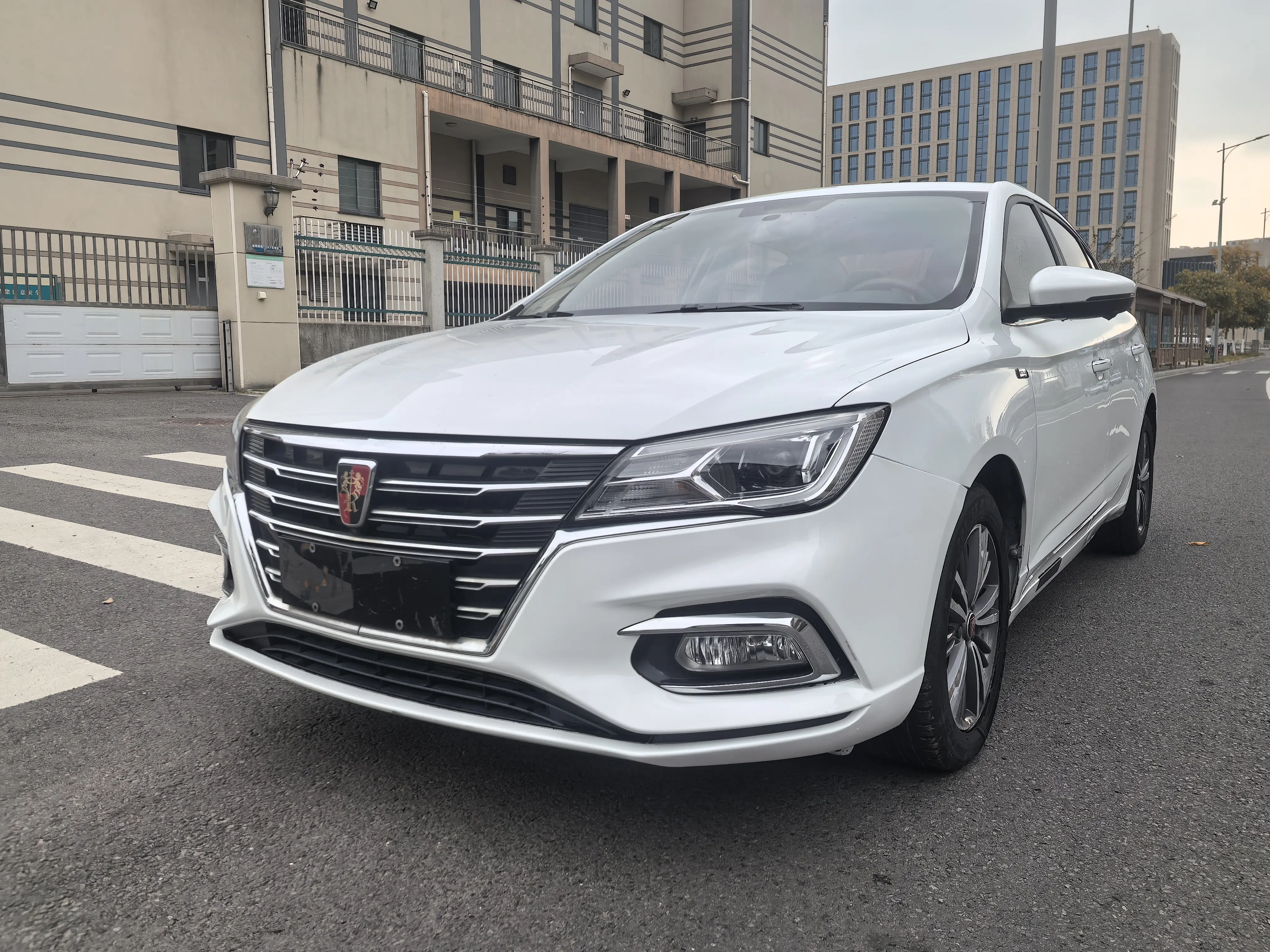 Roewe i5