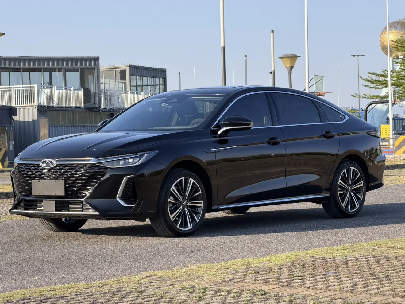 Chery Arrizo 8