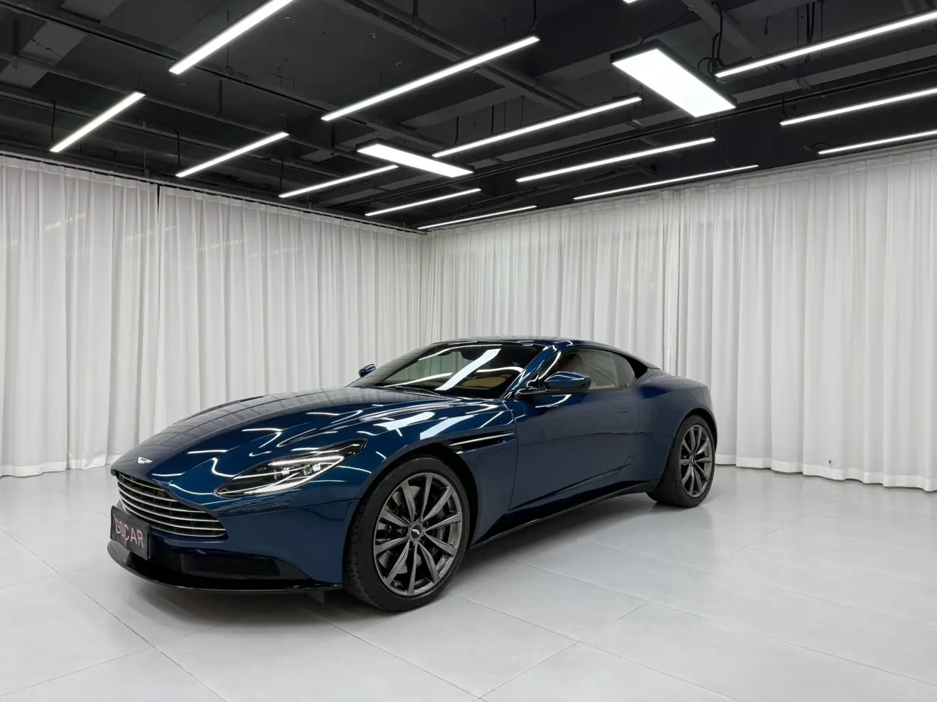 Aston Martin DB11