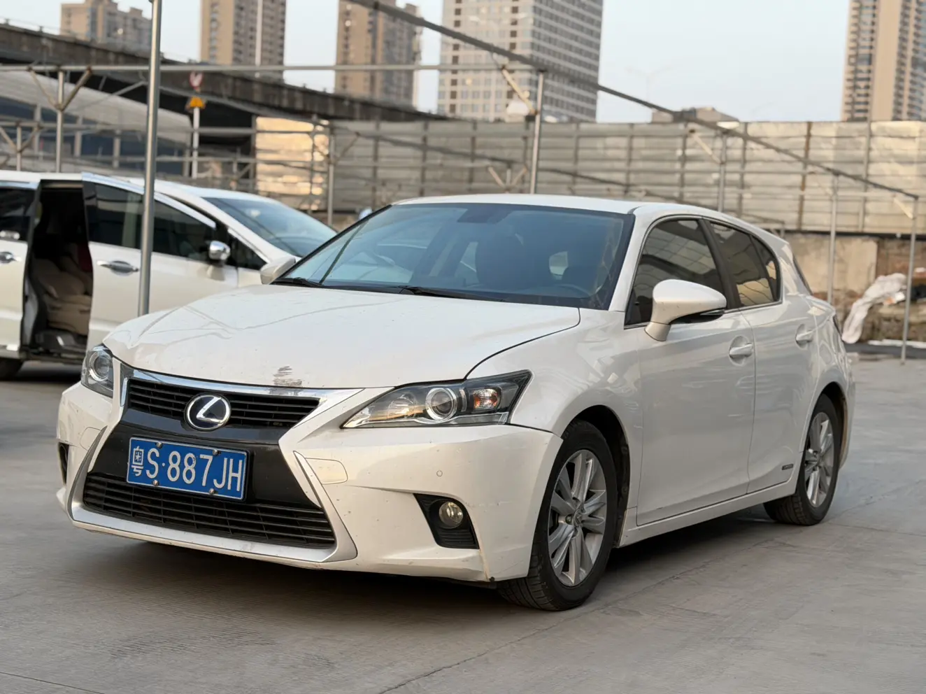 Lexus CT  из Китая
