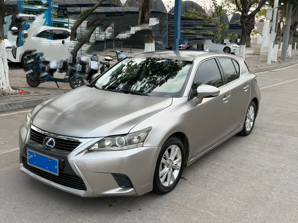 Lexus CT  из Китая