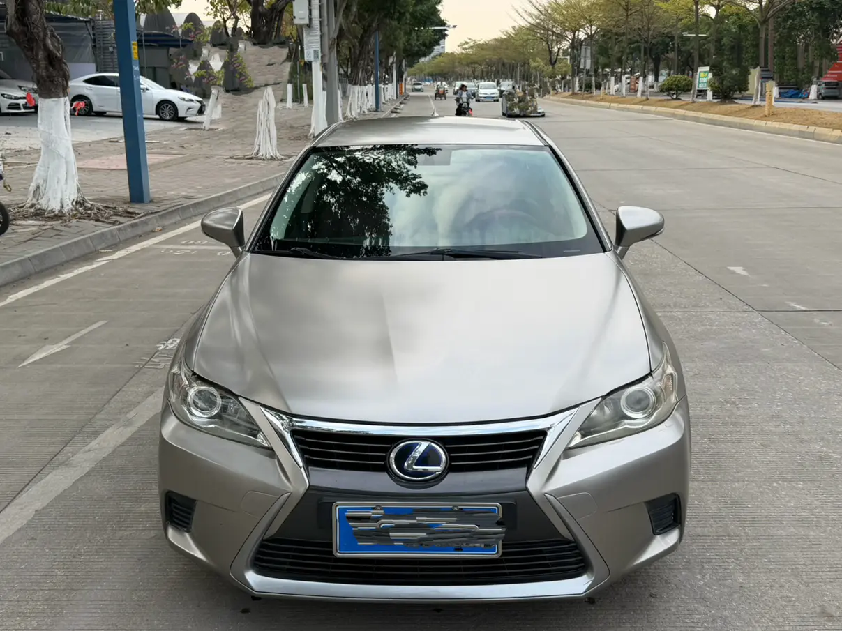 Lexus CT  из Китая