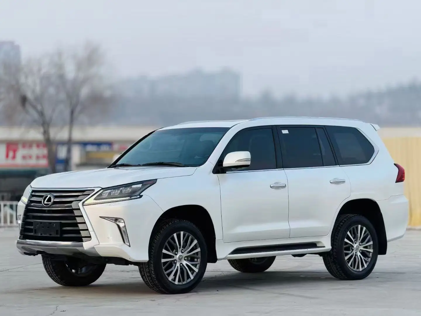 Lexus LX