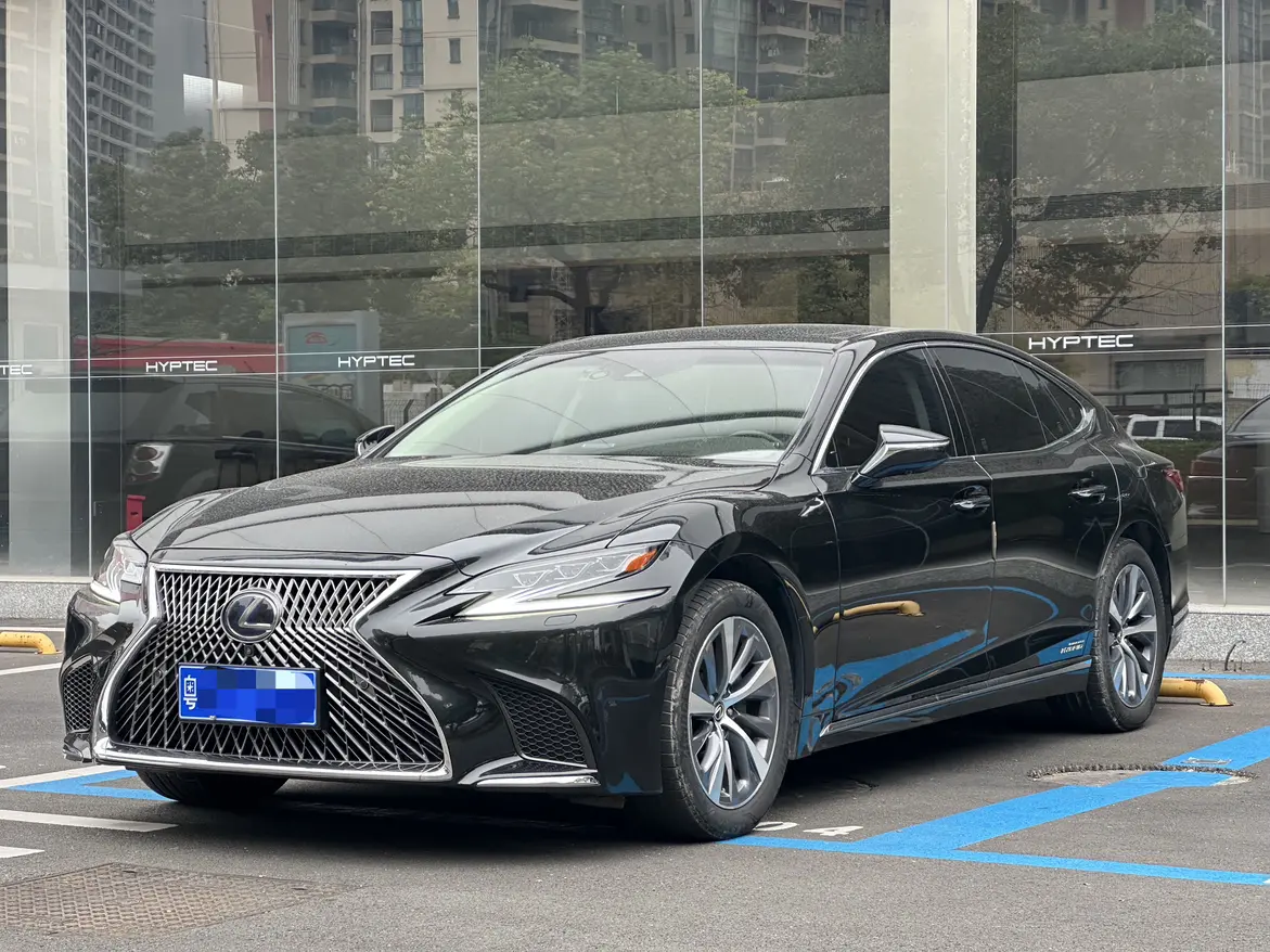 Lexus LS