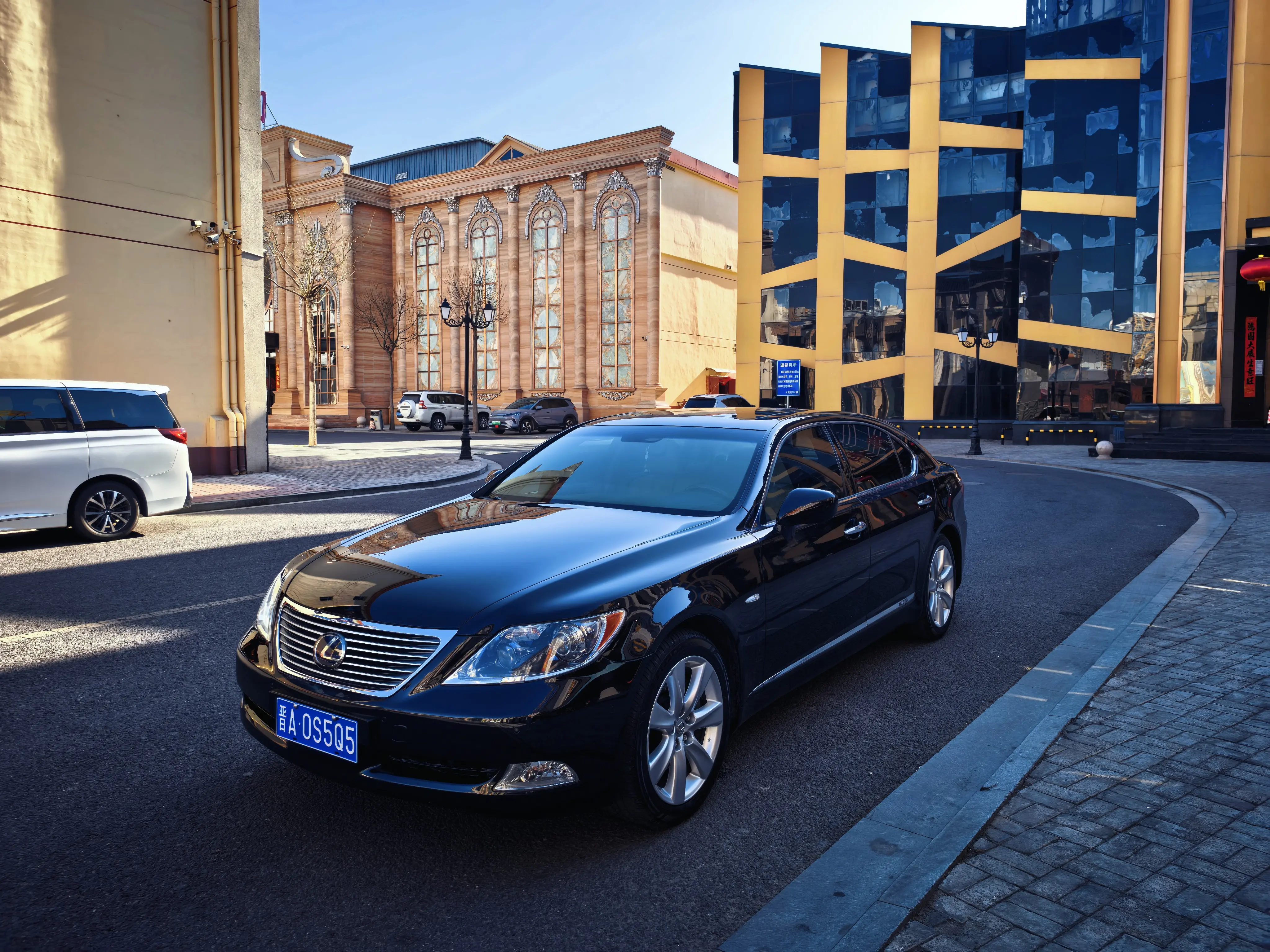 Lexus LS