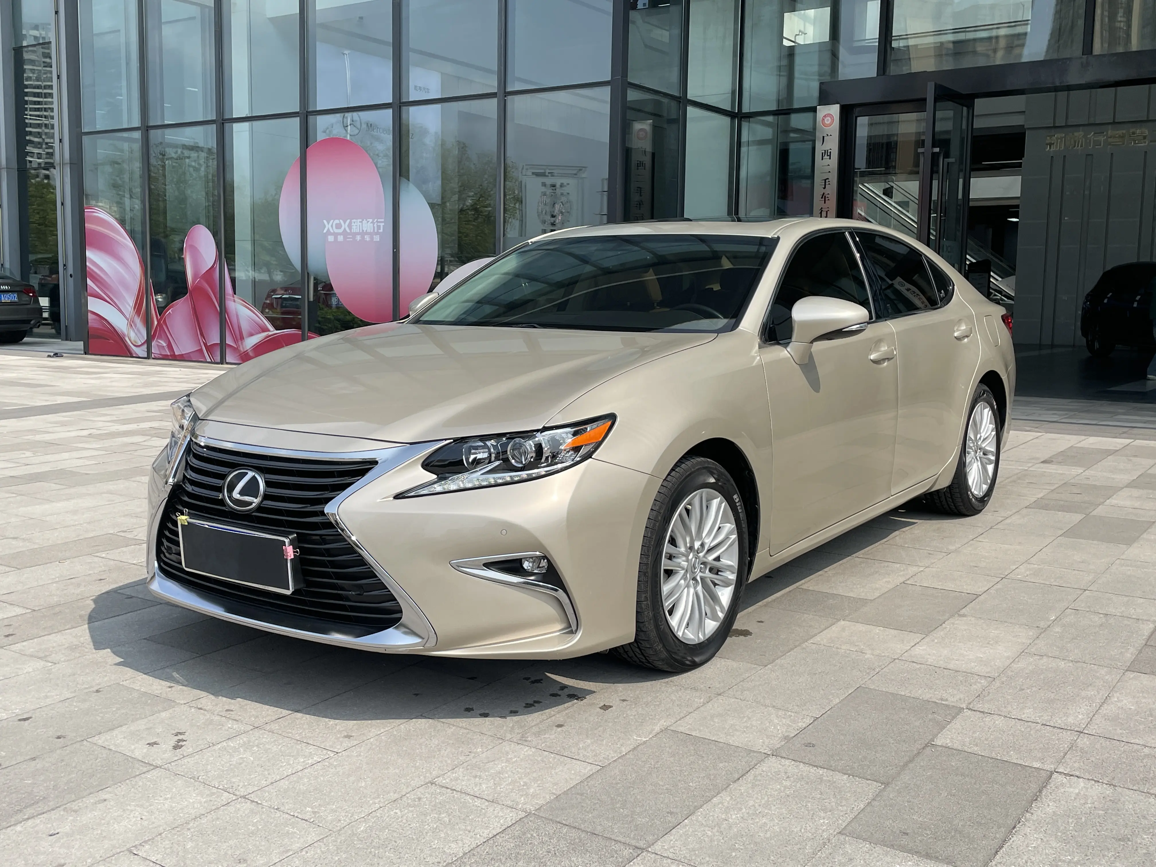 Lexus ES