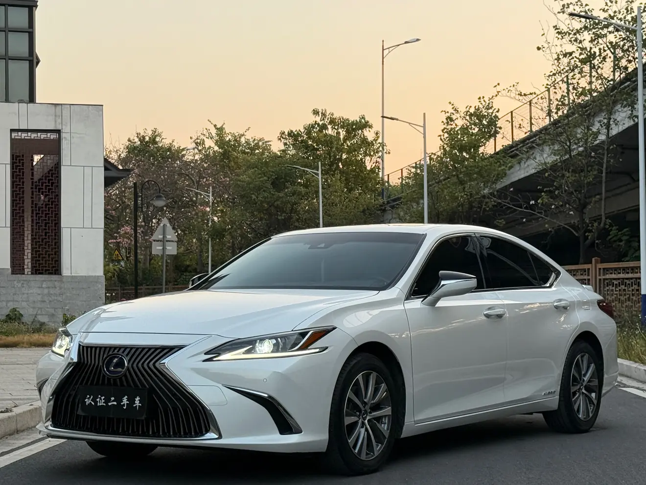 Lexus ES