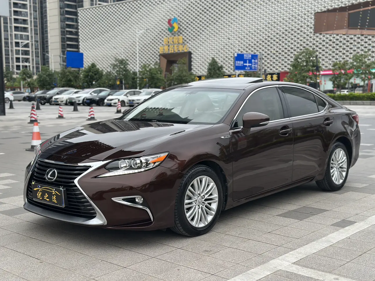 Lexus ES