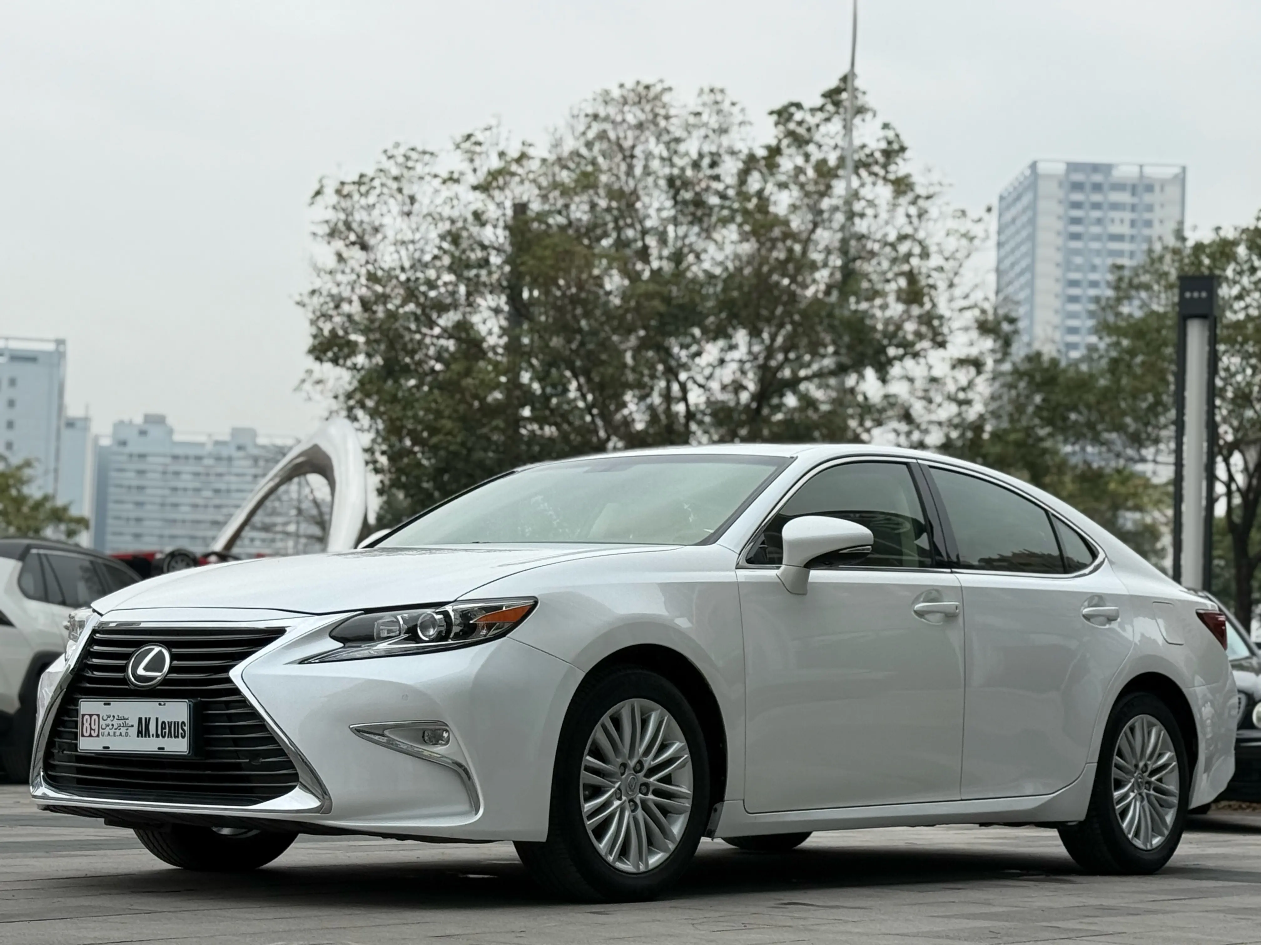 Lexus ES