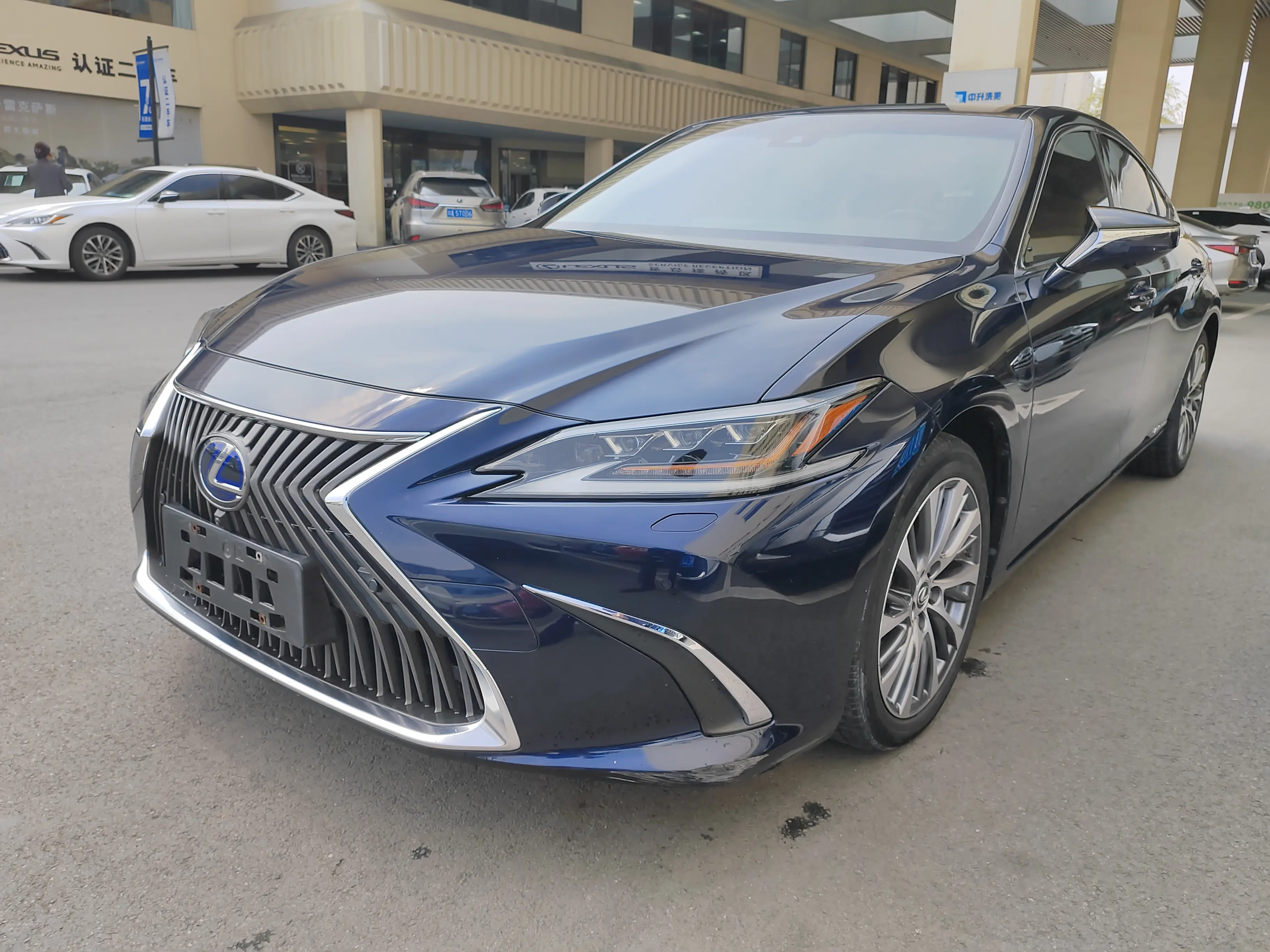 Lexus ES
