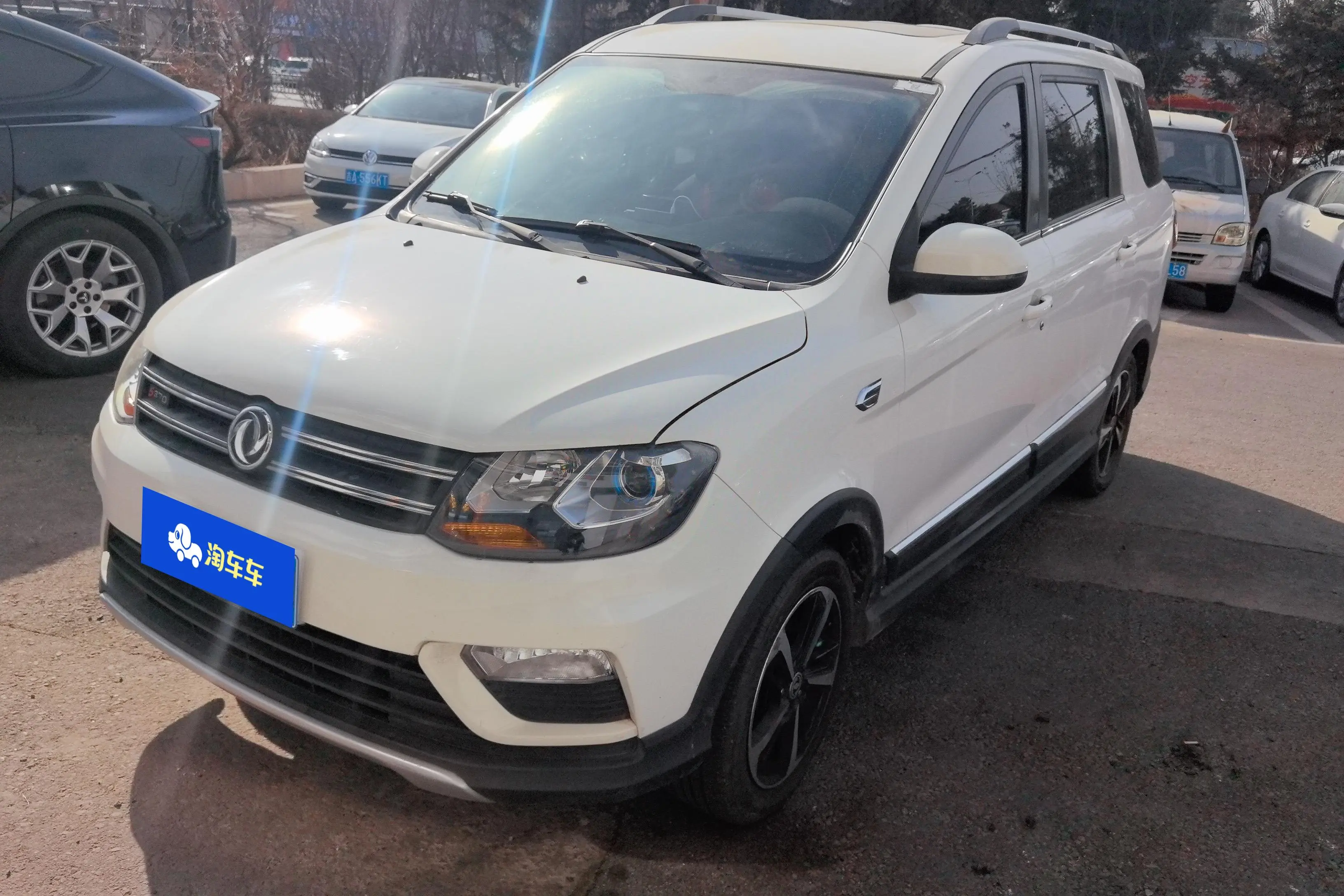 Dongfeng Fengon 370