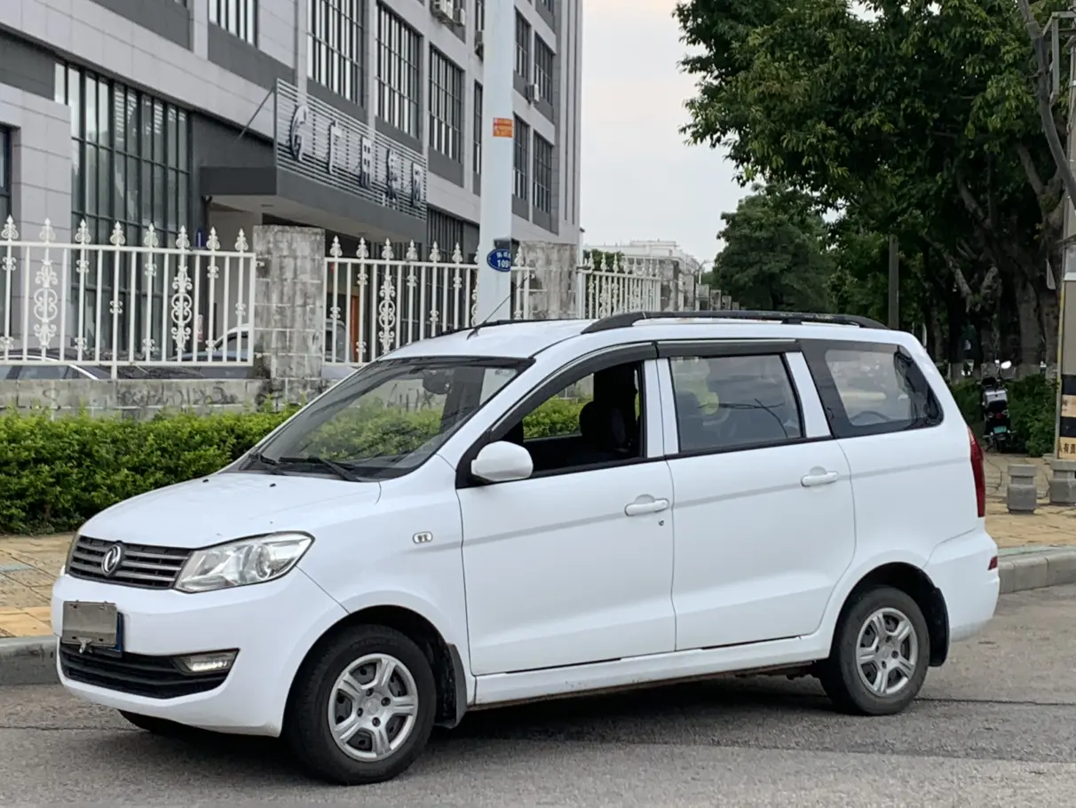 Dongfeng Fengon 330