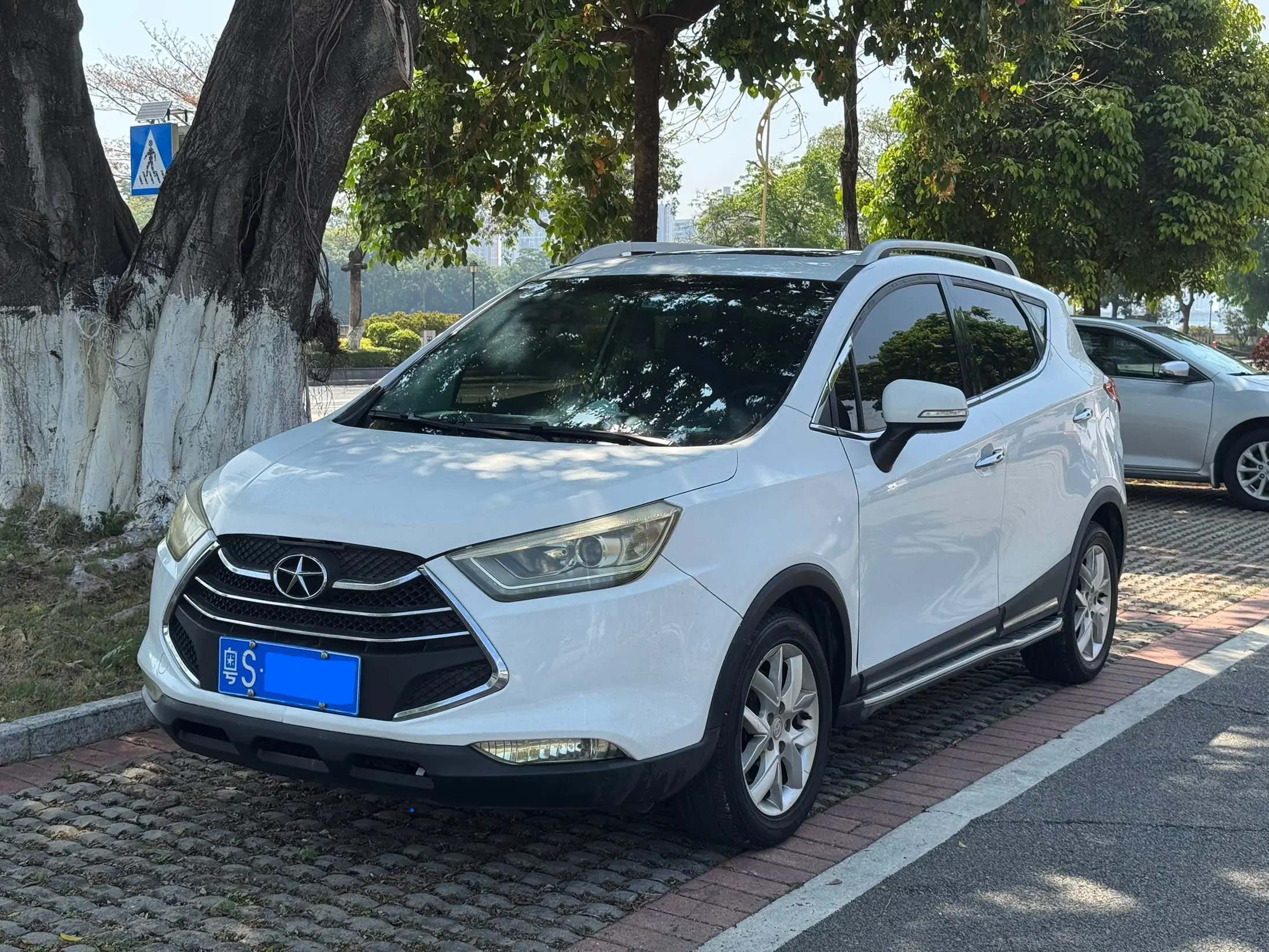 Jiangxi Ruifeng S3  из Китая