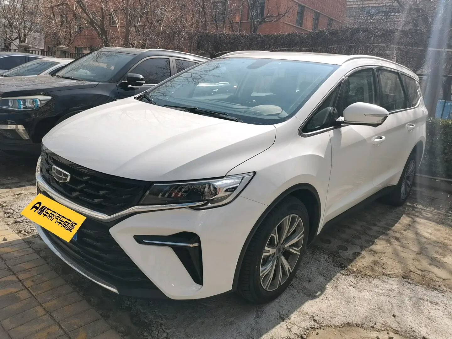 Geely Jiaji  из Китая