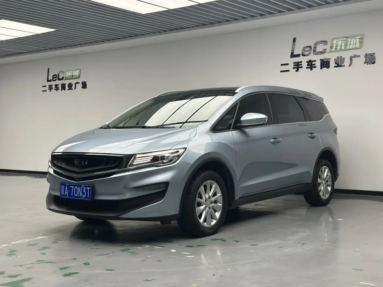 Geely Jiaji  из Китая